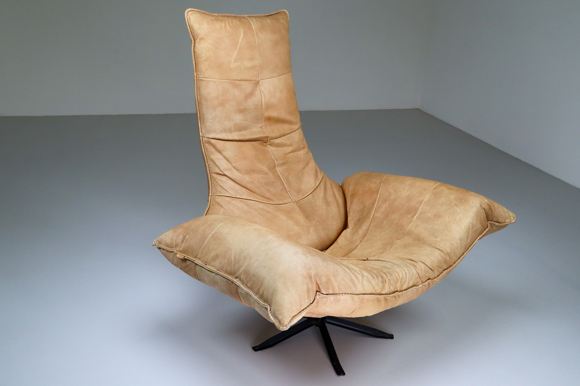 Monumental Leather Lounge Chair by Gerard van den Berg , The Netherlands 1970s Mid-20th century
