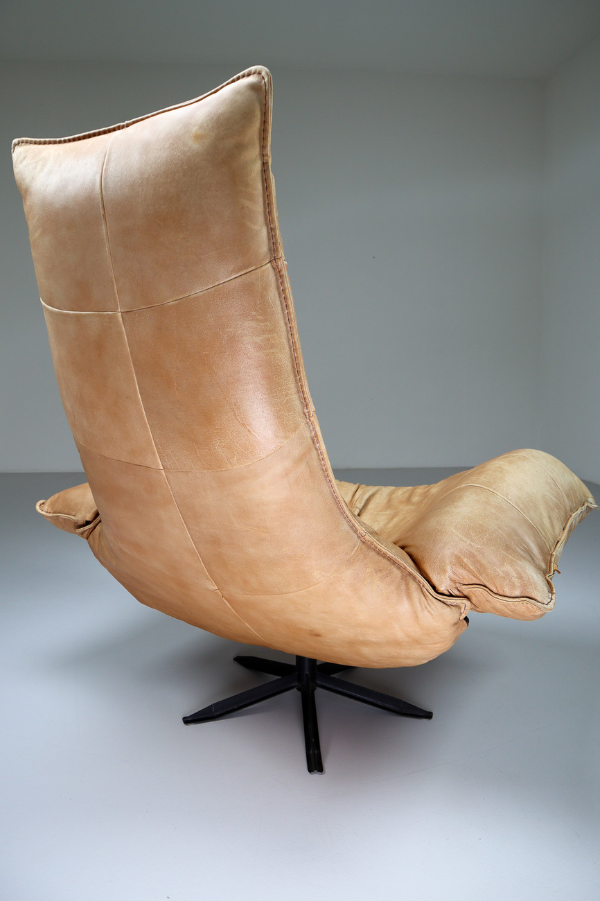 Monumental Leather Lounge Chair by Gerard van den Berg , The Netherlands 1970s Mid-20th century