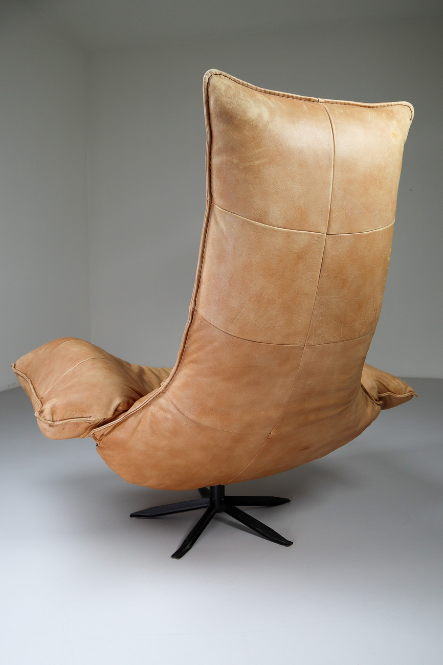 Monumental Leather Lounge Chair by Gerard van den Berg , The Netherlands 1970s Mid-20th century
