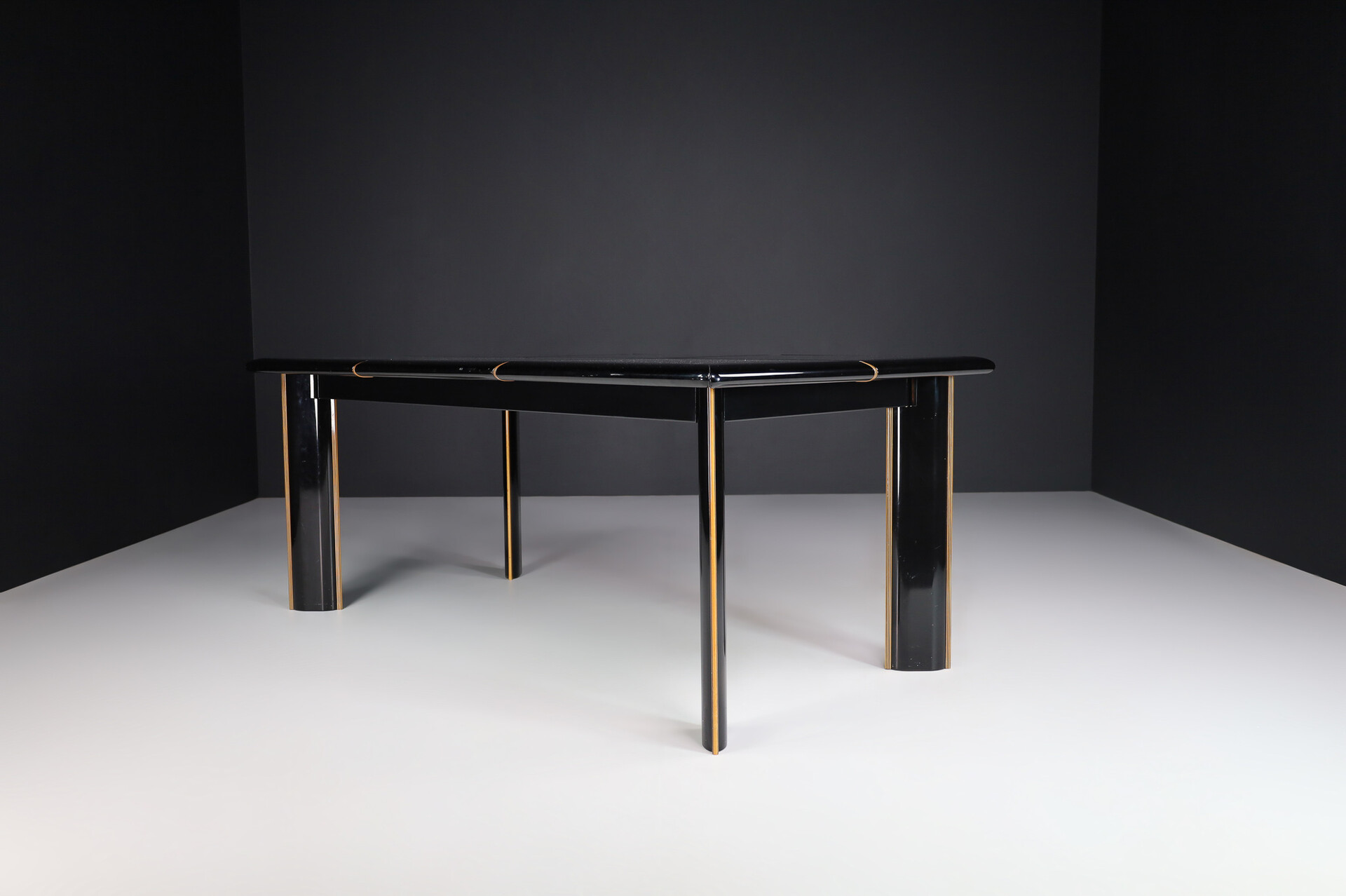 Neoclassical Pierre Cardin Roche Bobois  Black Lacquer Glass Dining Table, Italy 1970s Late-20th century