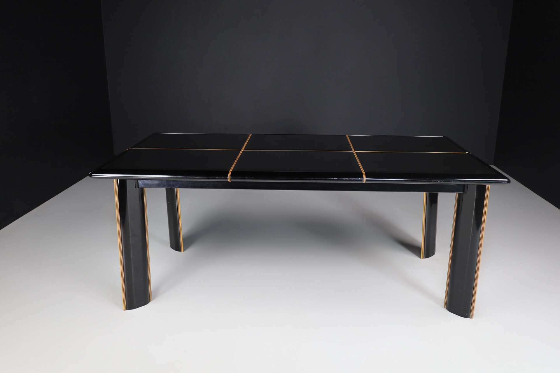 Neoclassical Pierre Cardin Roche Bobois  Black Lacquer Glass Dining Table, Italy 1970s Late-20th century