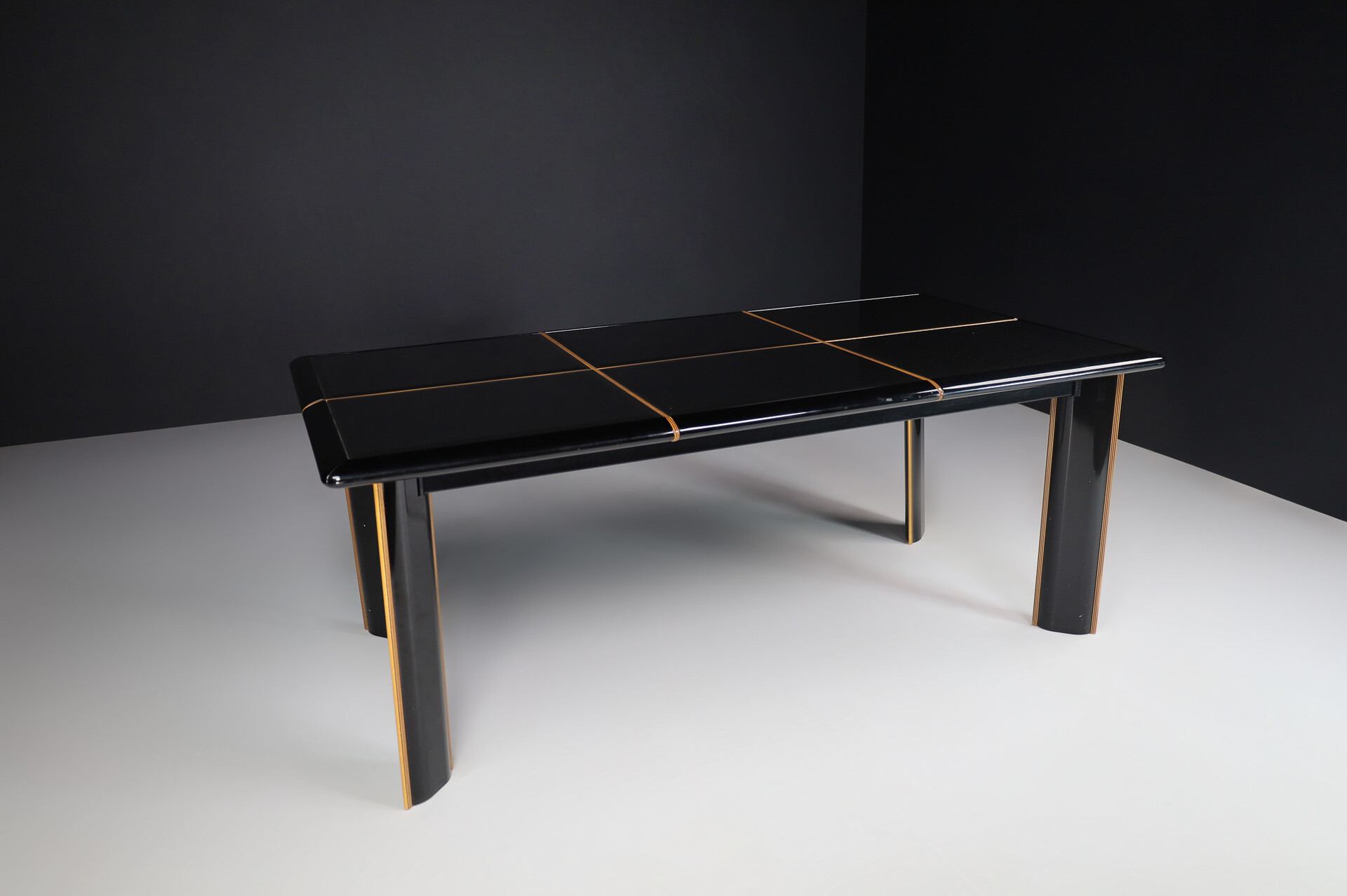 Neoclassical Pierre Cardin Roche Bobois  Black Lacquer Glass Dining Table, Italy 1970s Late-20th century