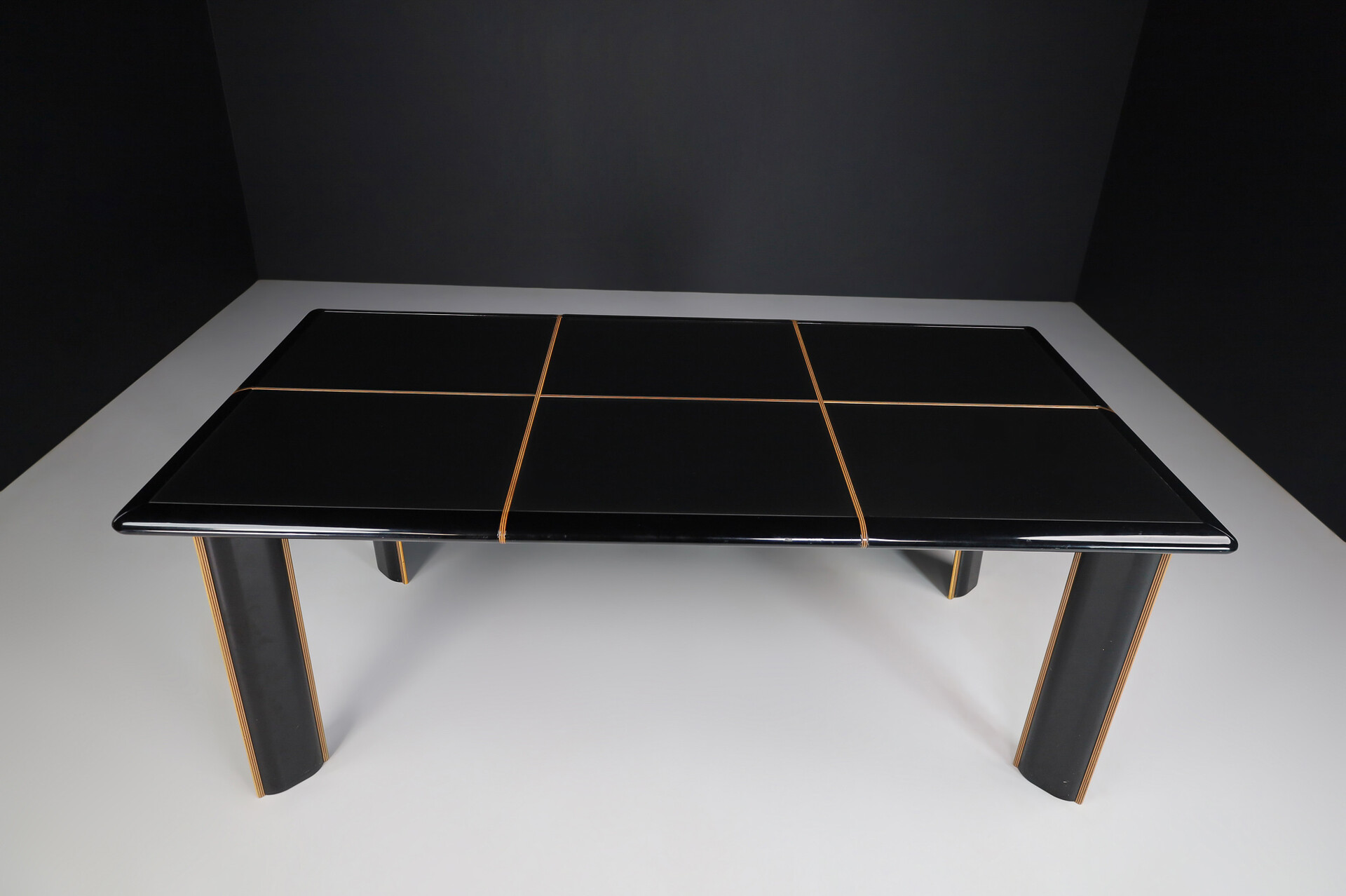 Neoclassical Pierre Cardin Roche Bobois  Black Lacquer Glass Dining Table, Italy 1970s Late-20th century