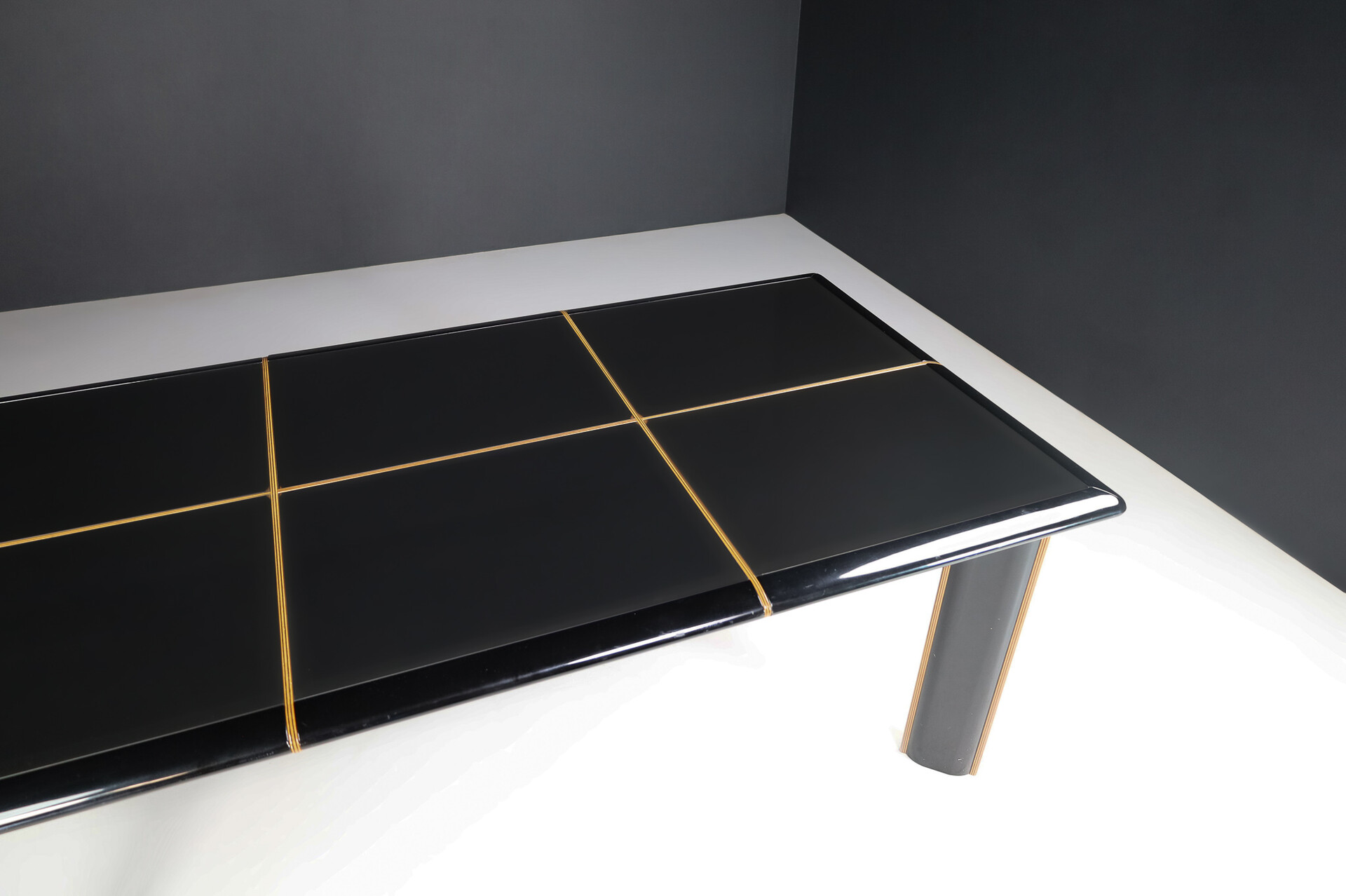 Neoclassical Pierre Cardin Roche Bobois  Black Lacquer Glass Dining Table, Italy 1970s Late-20th century