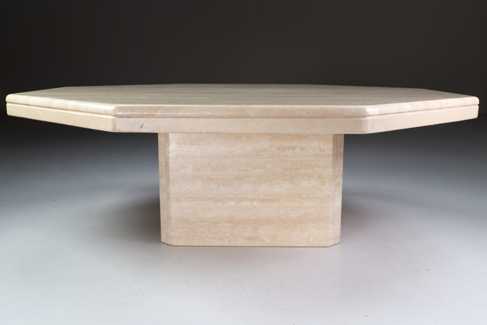 Octagonal Coffee Table in Travertine, Italy 1970s Mid-20th century