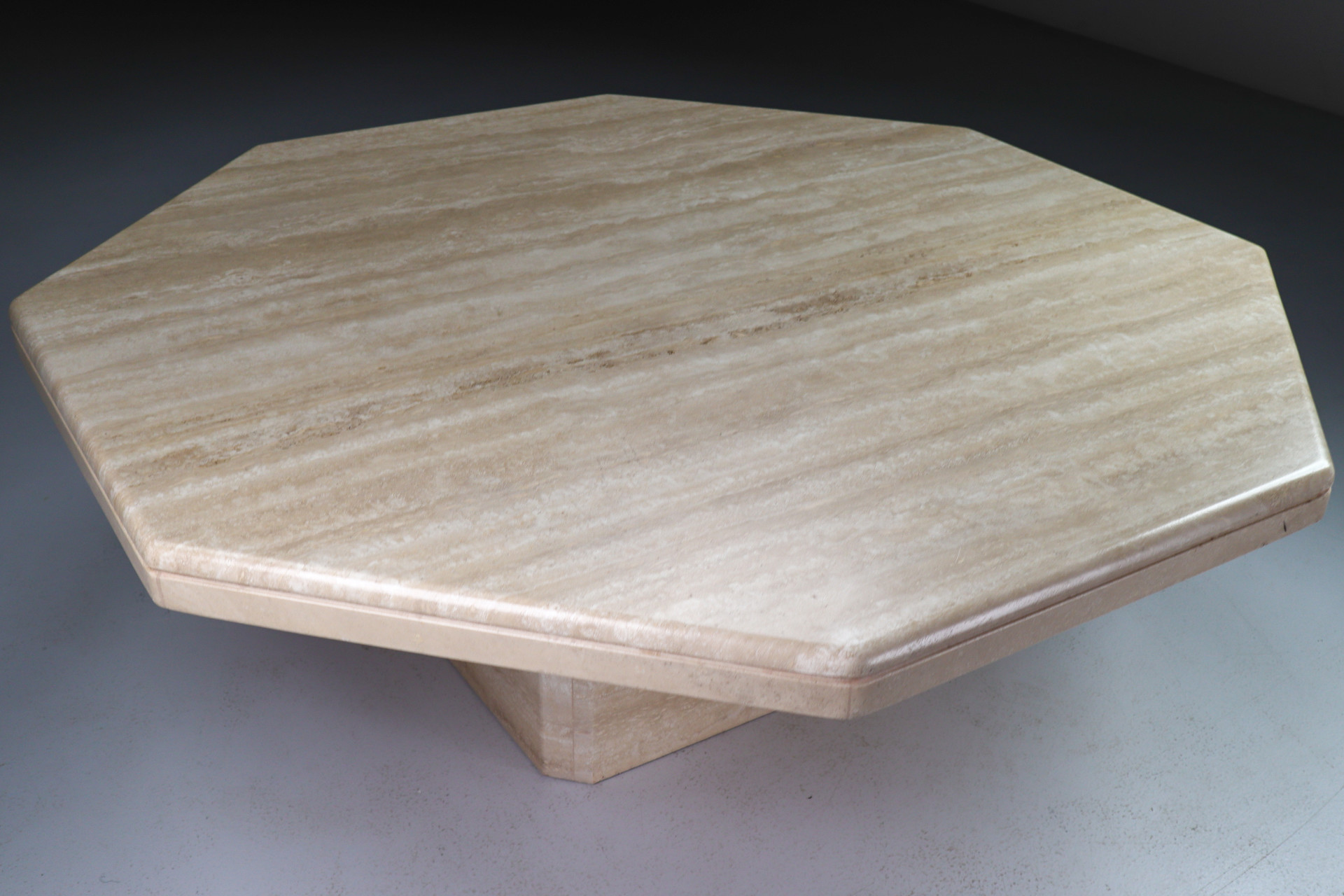 Octagonal Coffee Table in Travertine, Italy 1970s Mid-20th century