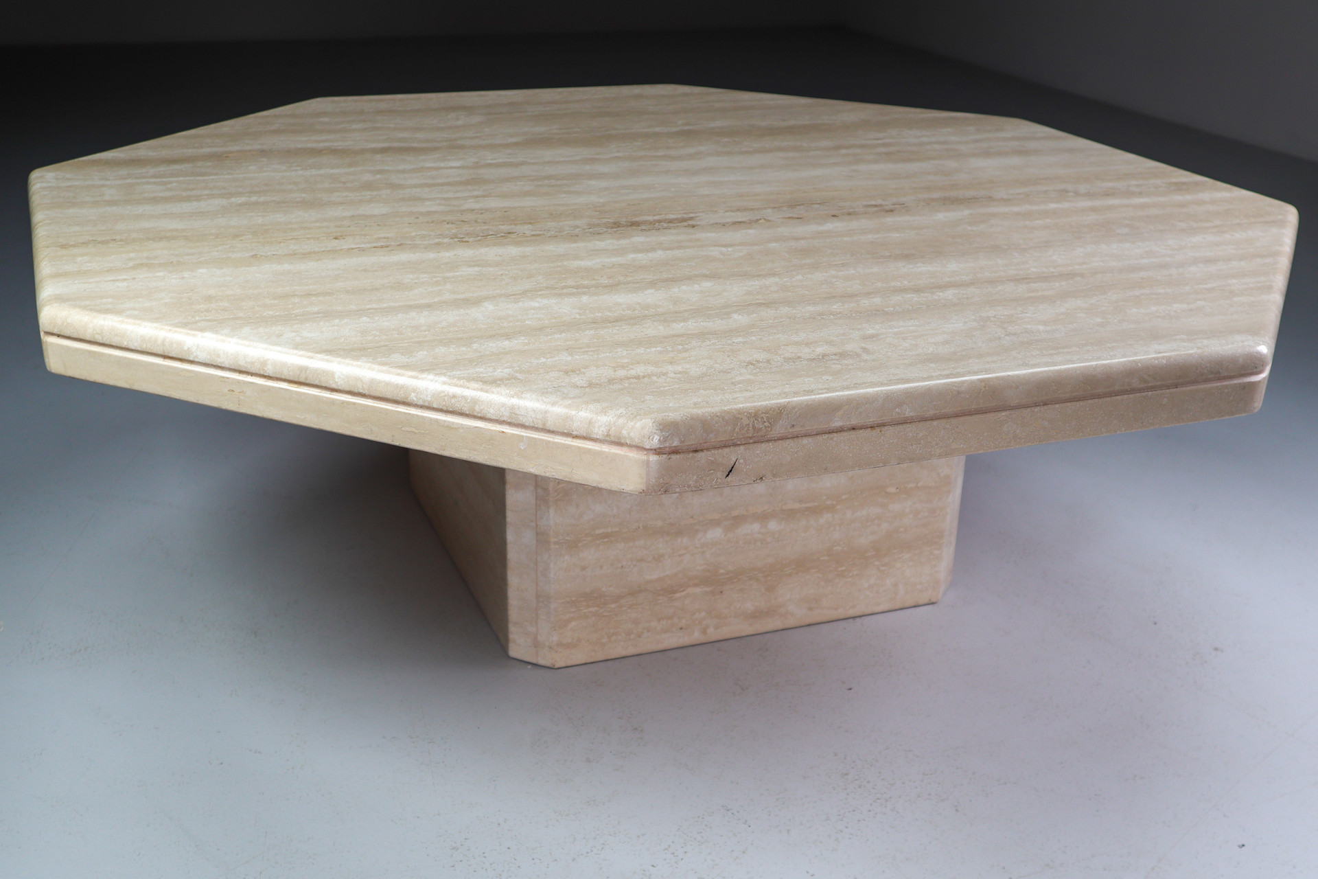 Octagonal Coffee Table in Travertine, Italy 1970s Mid-20th century