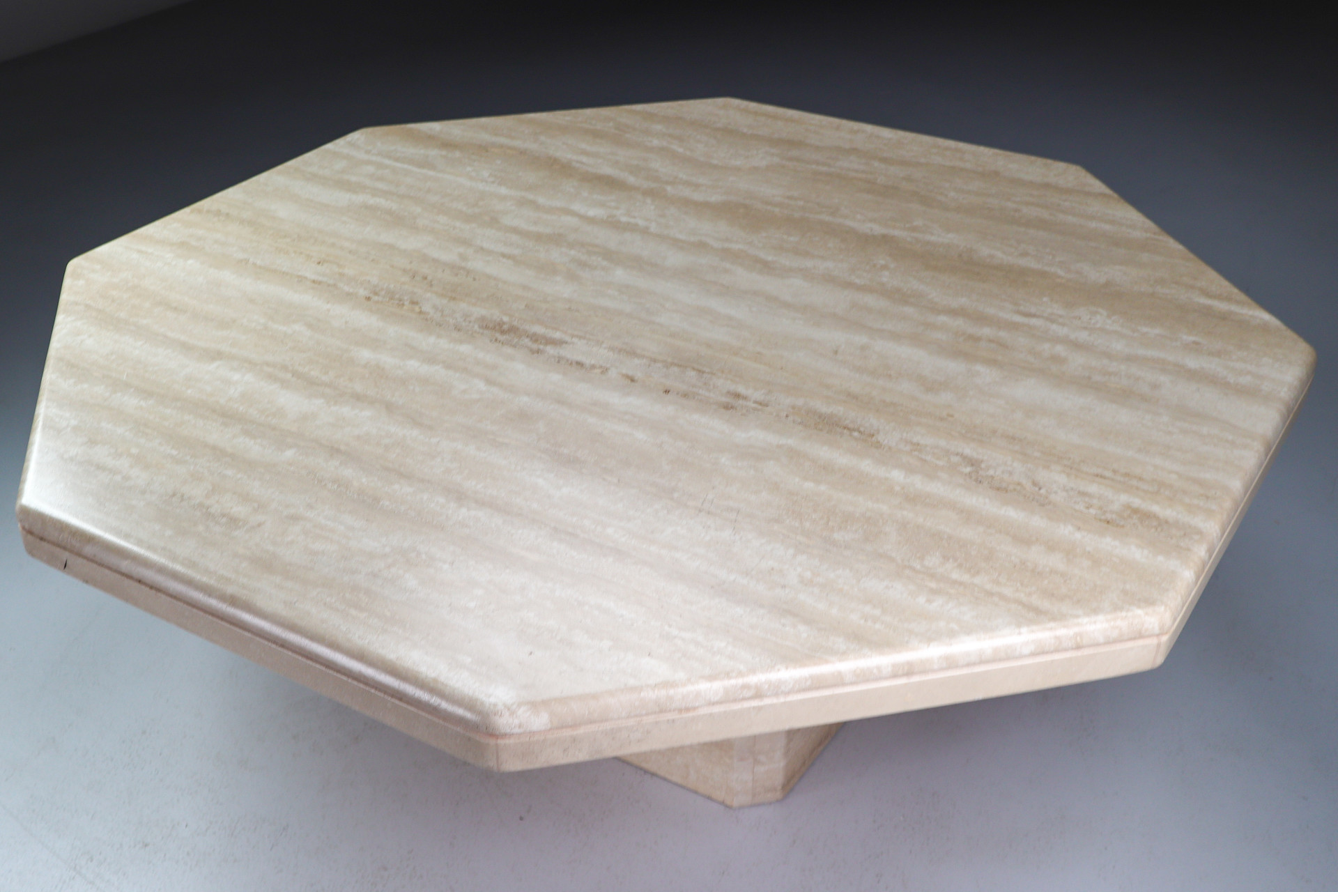 Octagonal Coffee Table in Travertine, Italy 1970s Mid-20th century