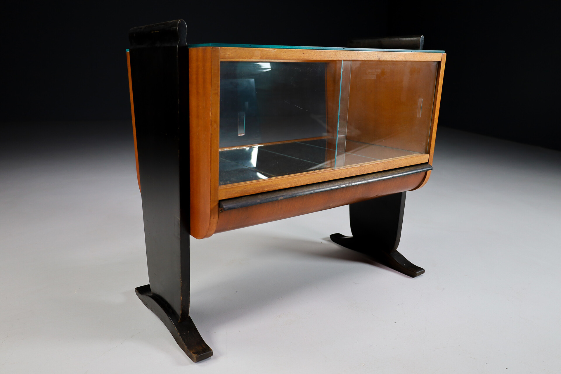 Original Art Deco Bar Designed by Jindřich Halabala, 1930's Early-20th century