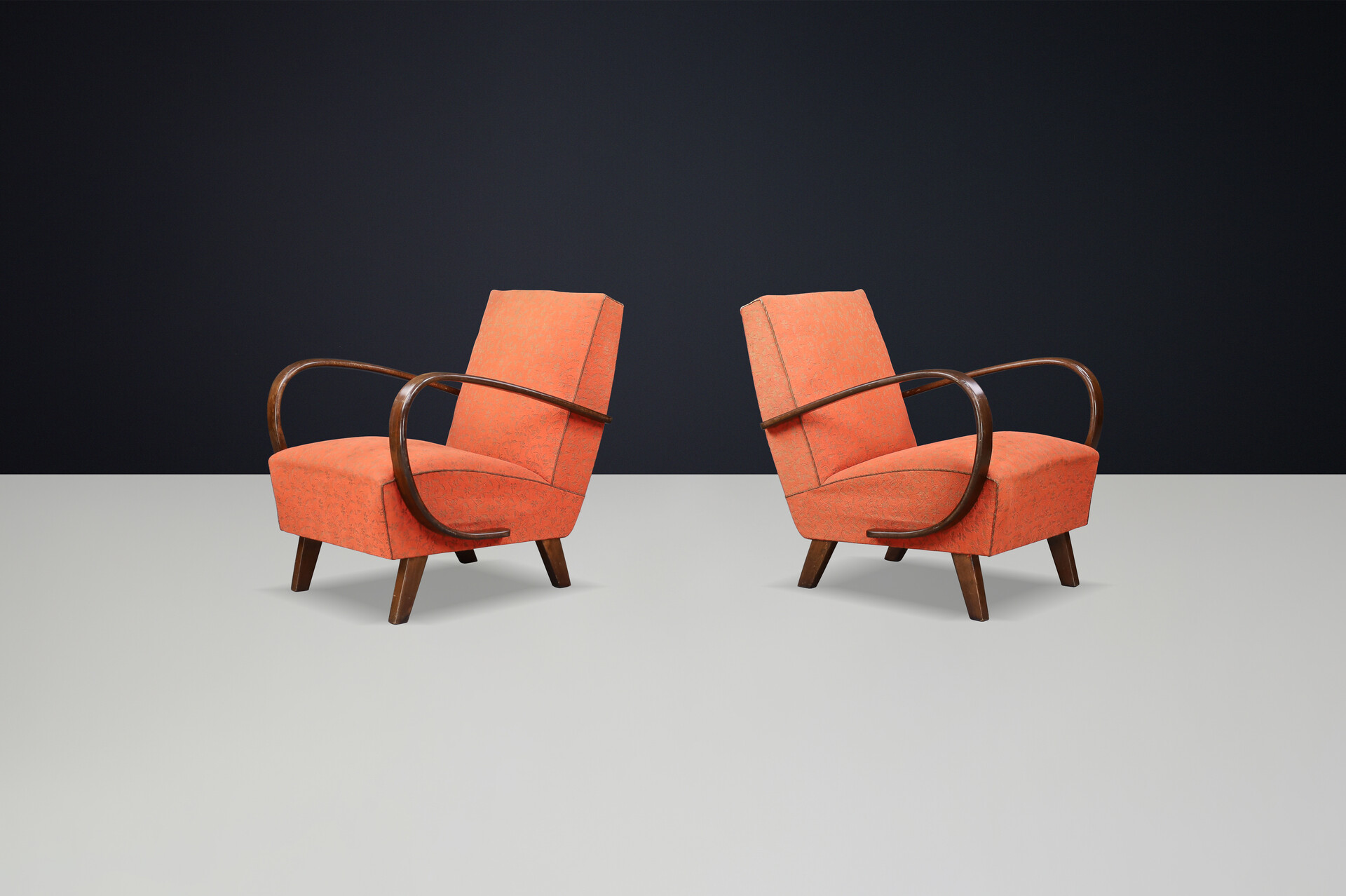 Pair of 1940s Jindřich Halabala Bentwood Armchairs with Original Upholstery Mid-20th century
