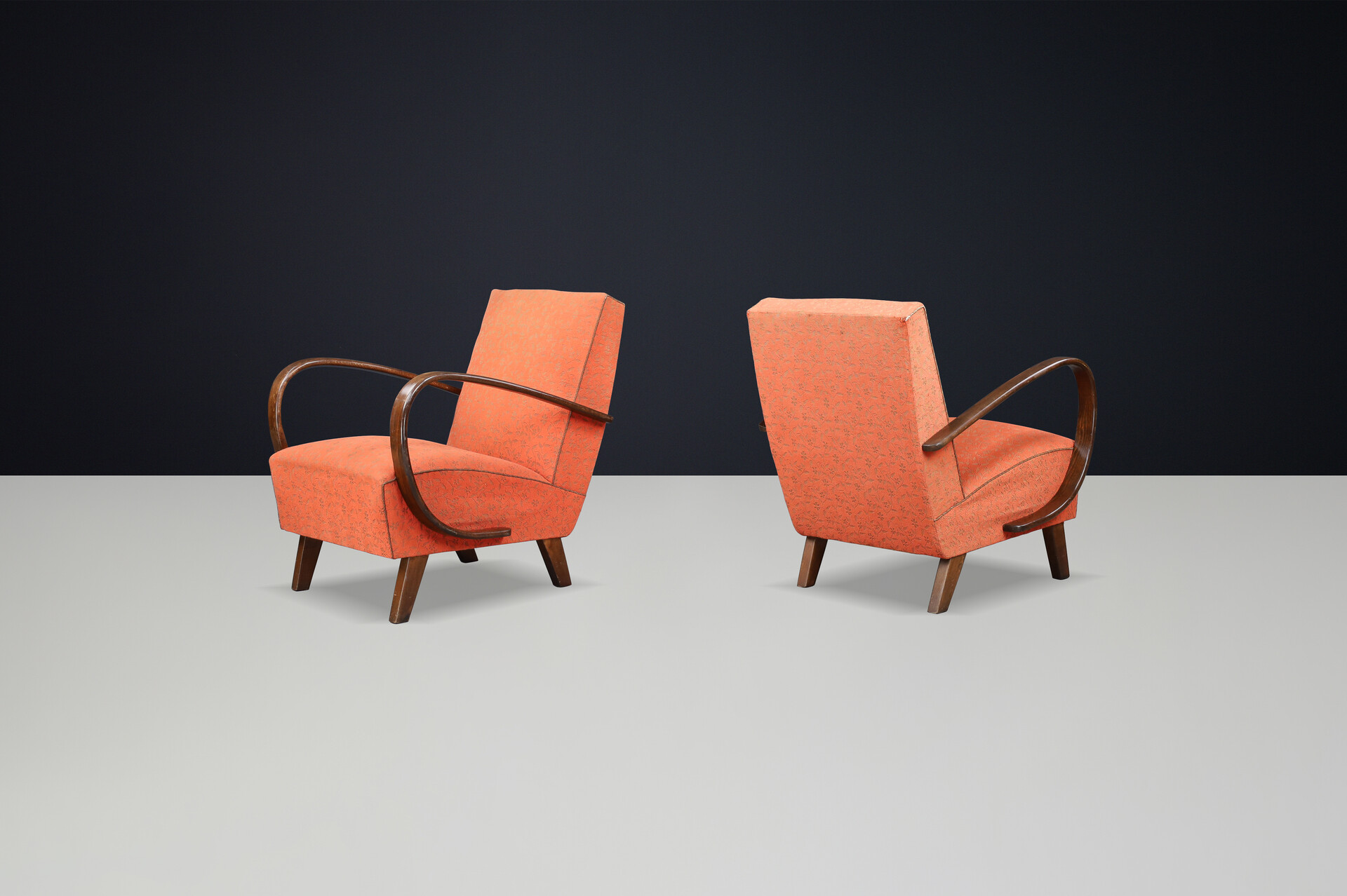 Pair of 1940s Jindřich Halabala Bentwood Armchairs with Original Upholstery Mid-20th century