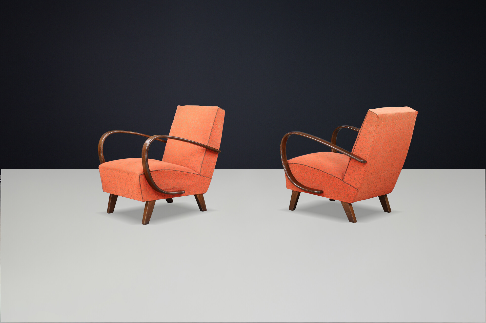 Pair of 1940s Jindřich Halabala Bentwood Armchairs with Original Upholstery Mid-20th century