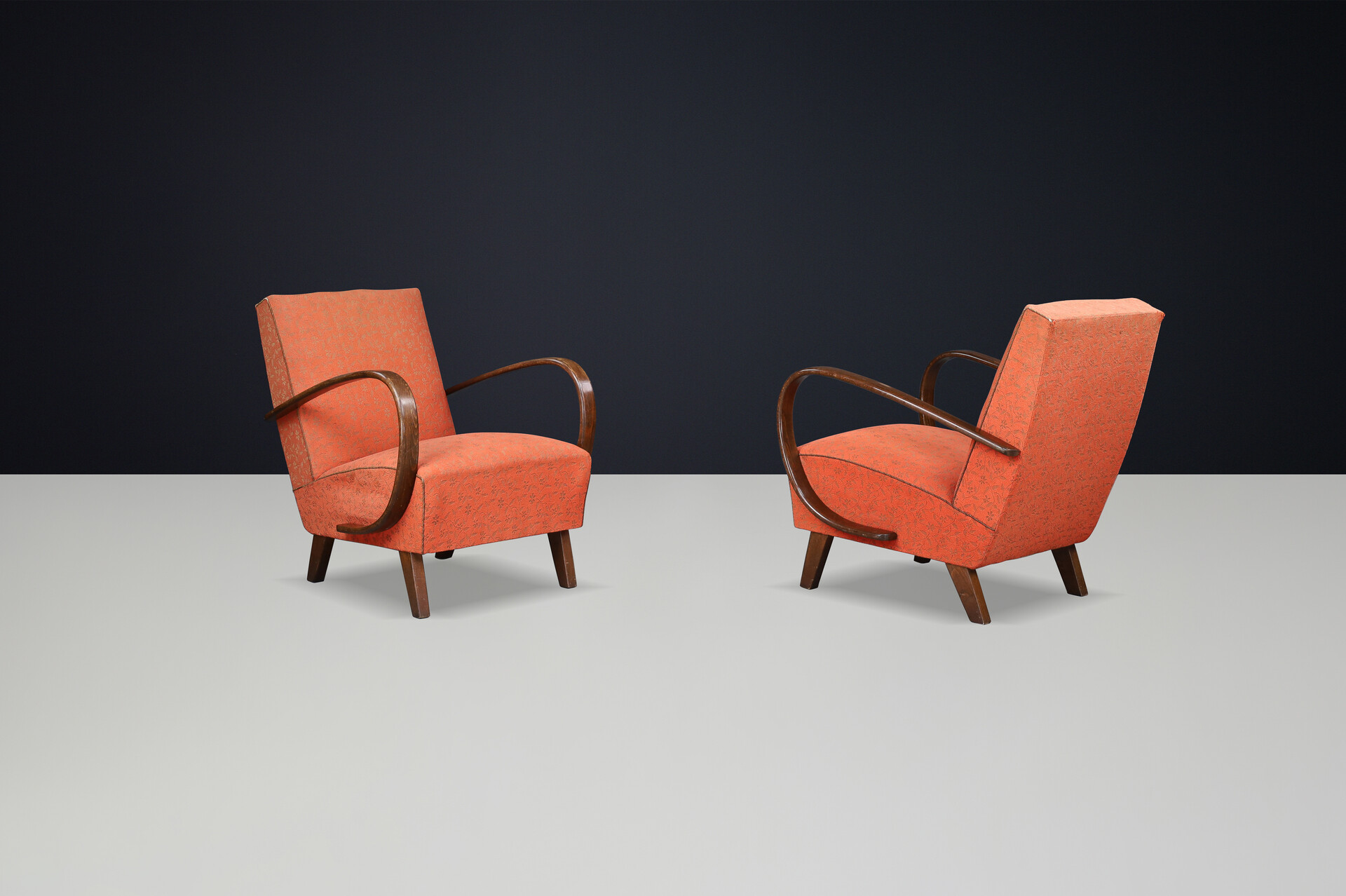 Pair of 1940s Jindřich Halabala Bentwood Armchairs with Original Upholstery Mid-20th century