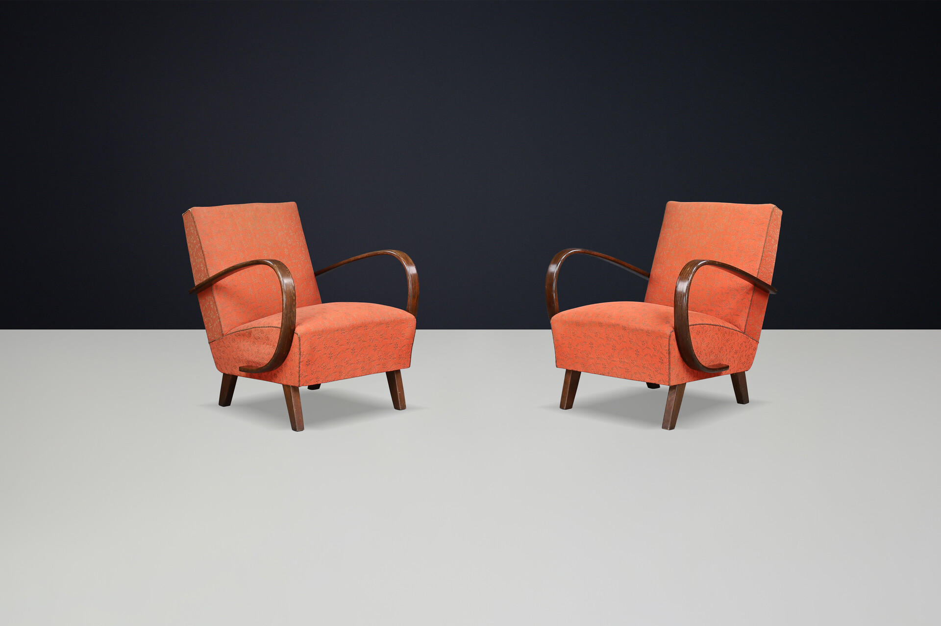 Pair of 1940s Jindřich Halabala Bentwood Armchairs with Original Upholstery Mid-20th century