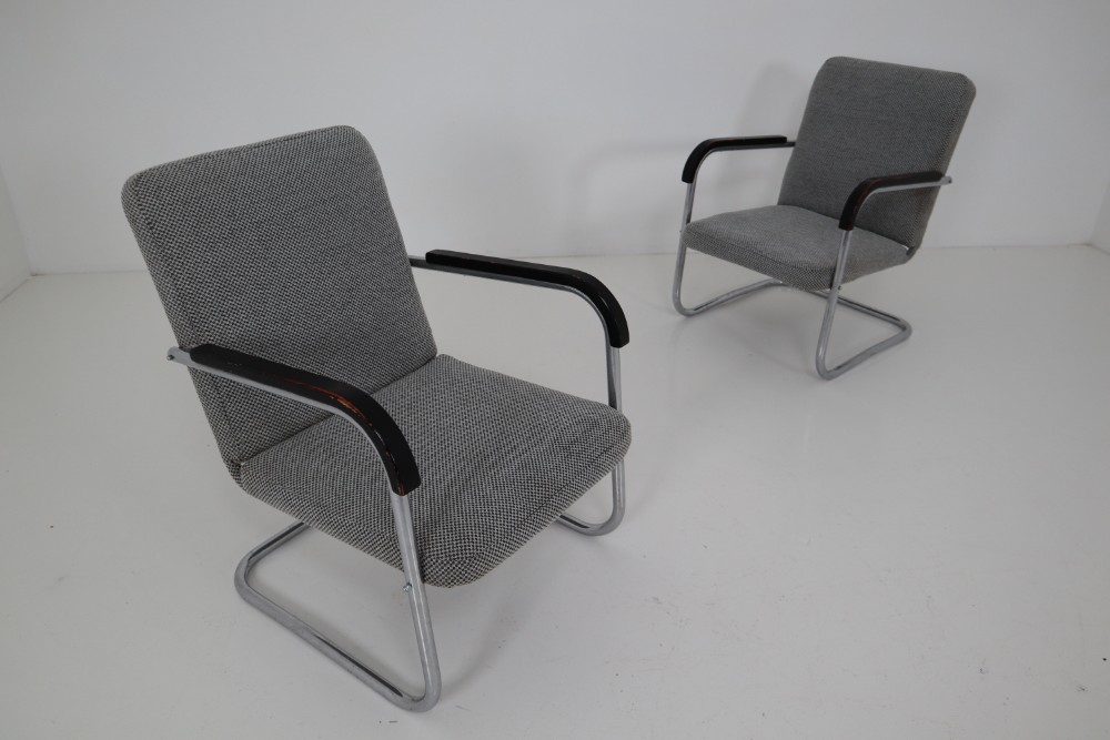 Pair of Chrome Steel Armchairs by Thonet circa 1930s Midcentury Bauhaus Period