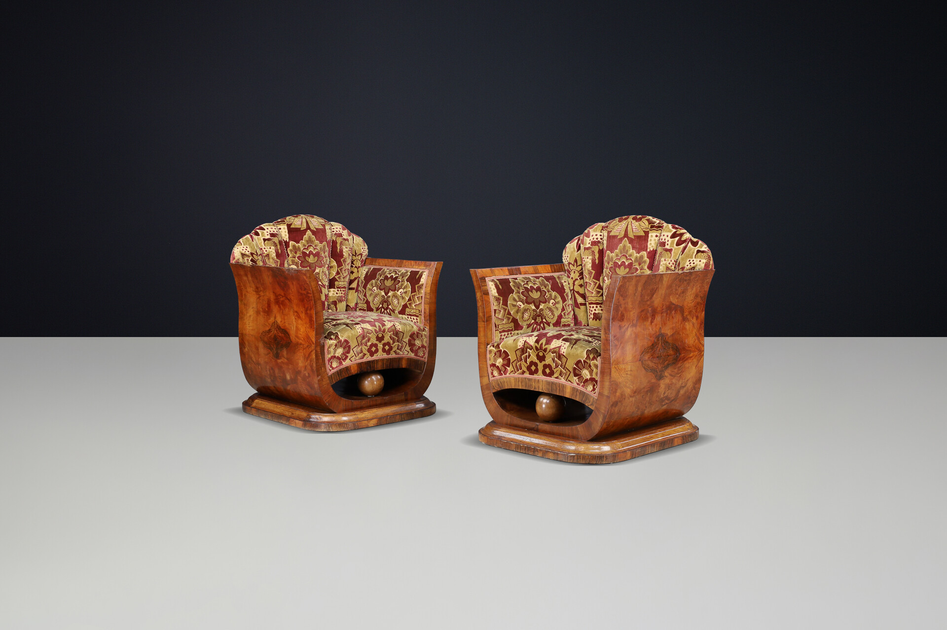 Pair of Italian Art Deco Walnut Burl Lounge Chairs with Original Velvet, Naples, 1930s Early-20th century