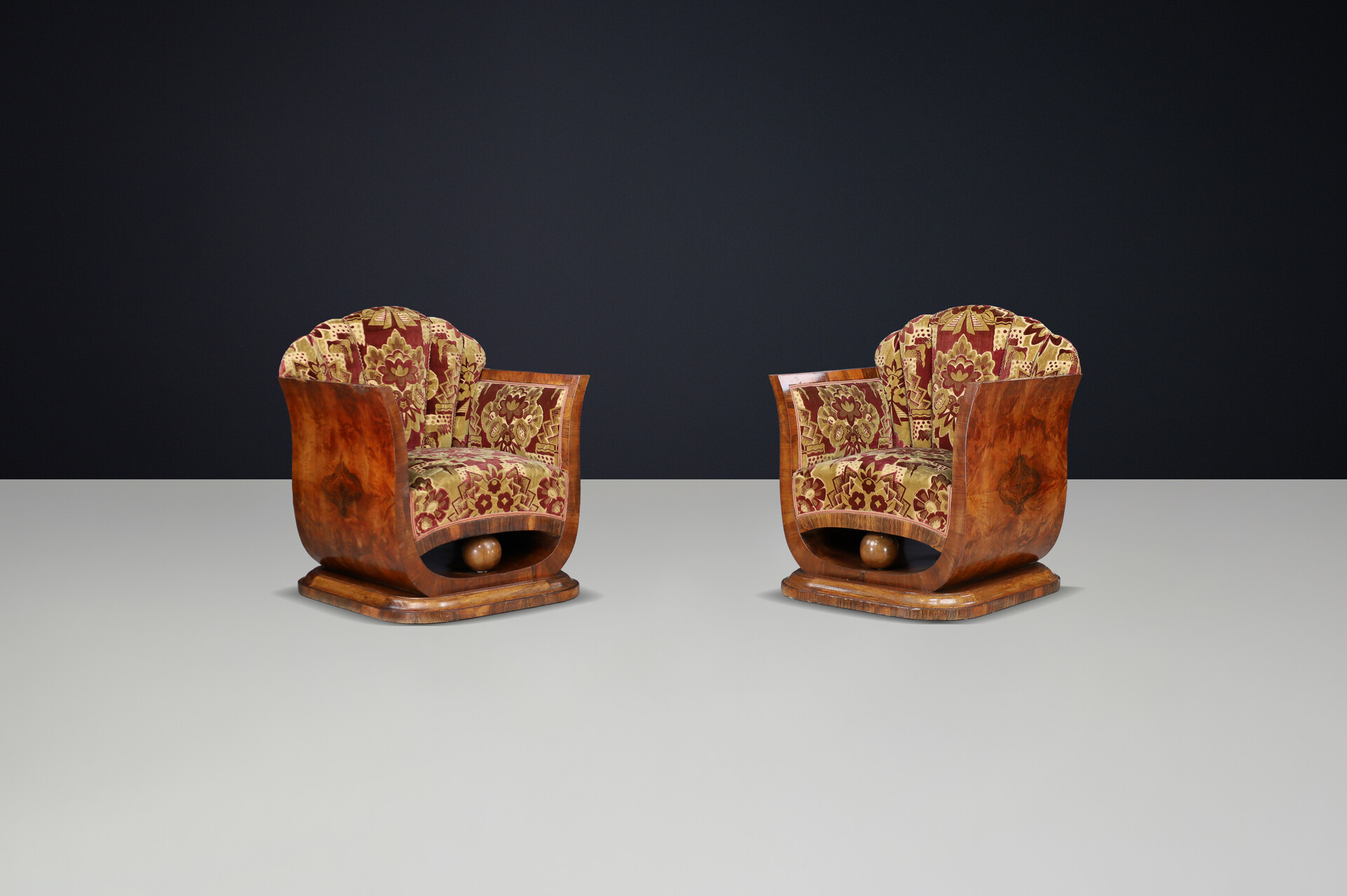 Pair of Italian Art Deco Walnut Burl Lounge Chairs with Original Velvet, Naples, 1930s Early-20th century