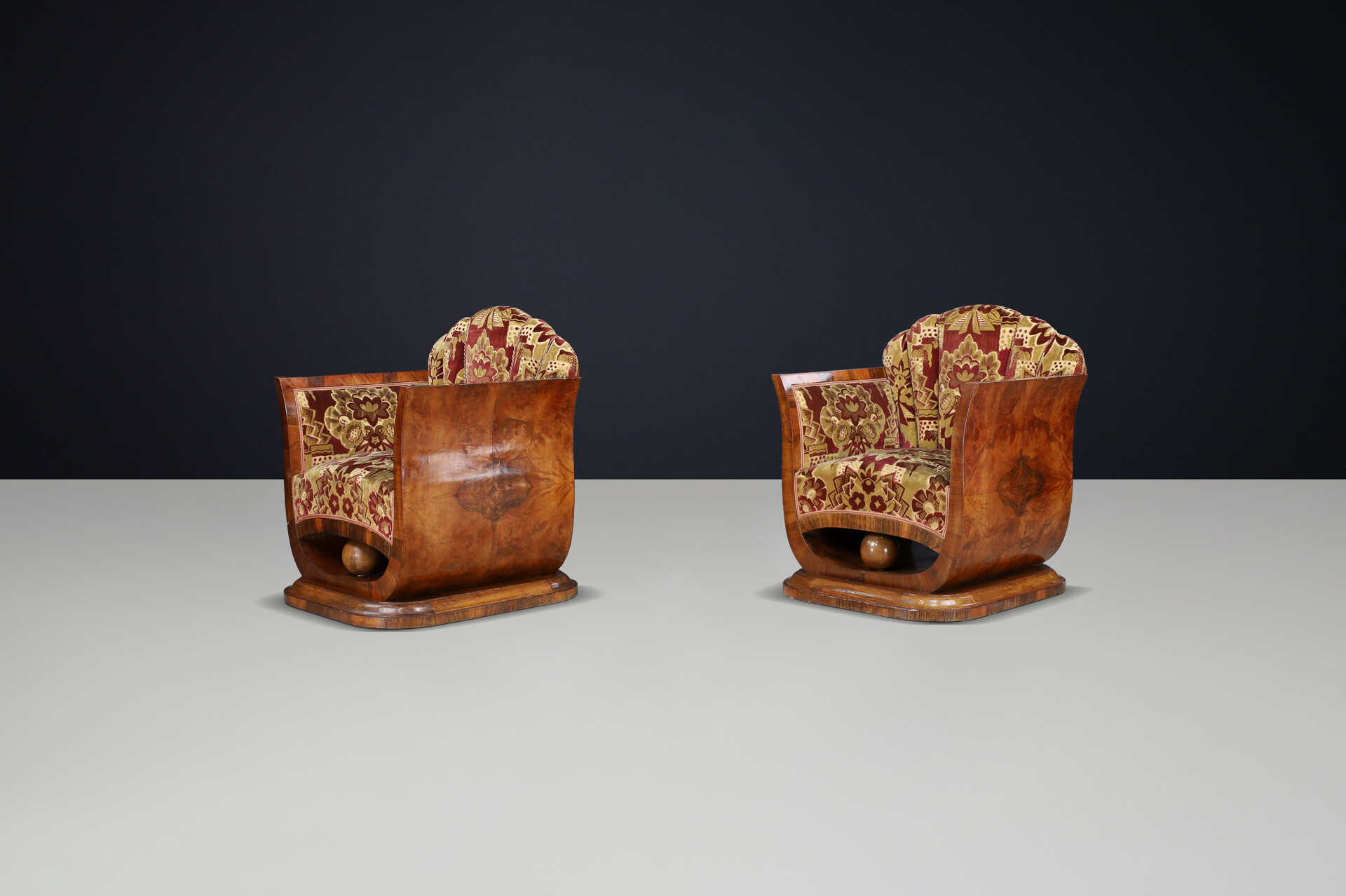 Pair of Italian Art Deco Walnut Burl Lounge Chairs with Original Velvet, Naples, 1930s Early-20th century