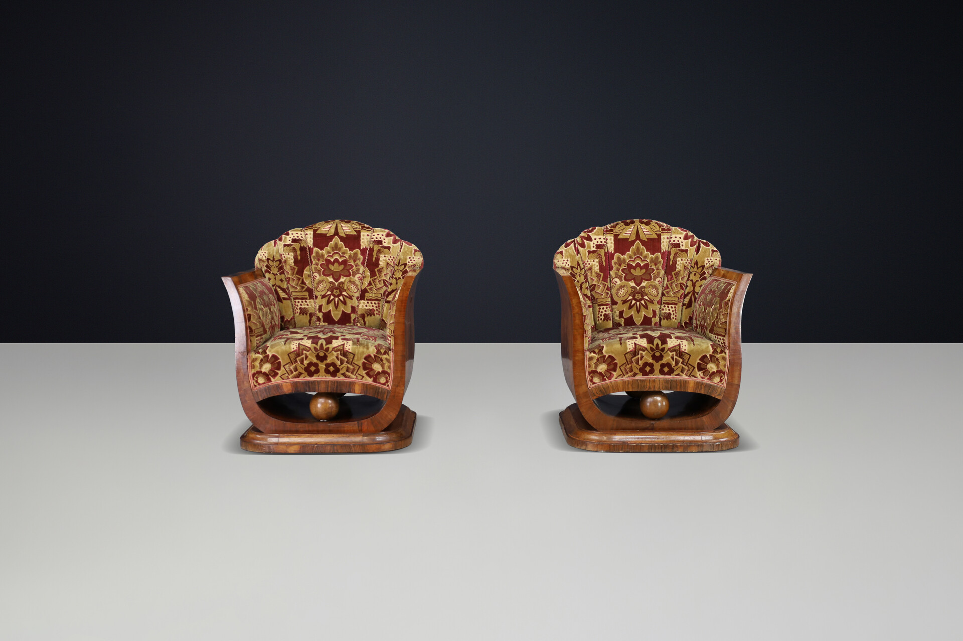 Pair of Italian Art Deco Walnut Burl Lounge Chairs with Original Velvet, Naples, 1930s Early-20th century