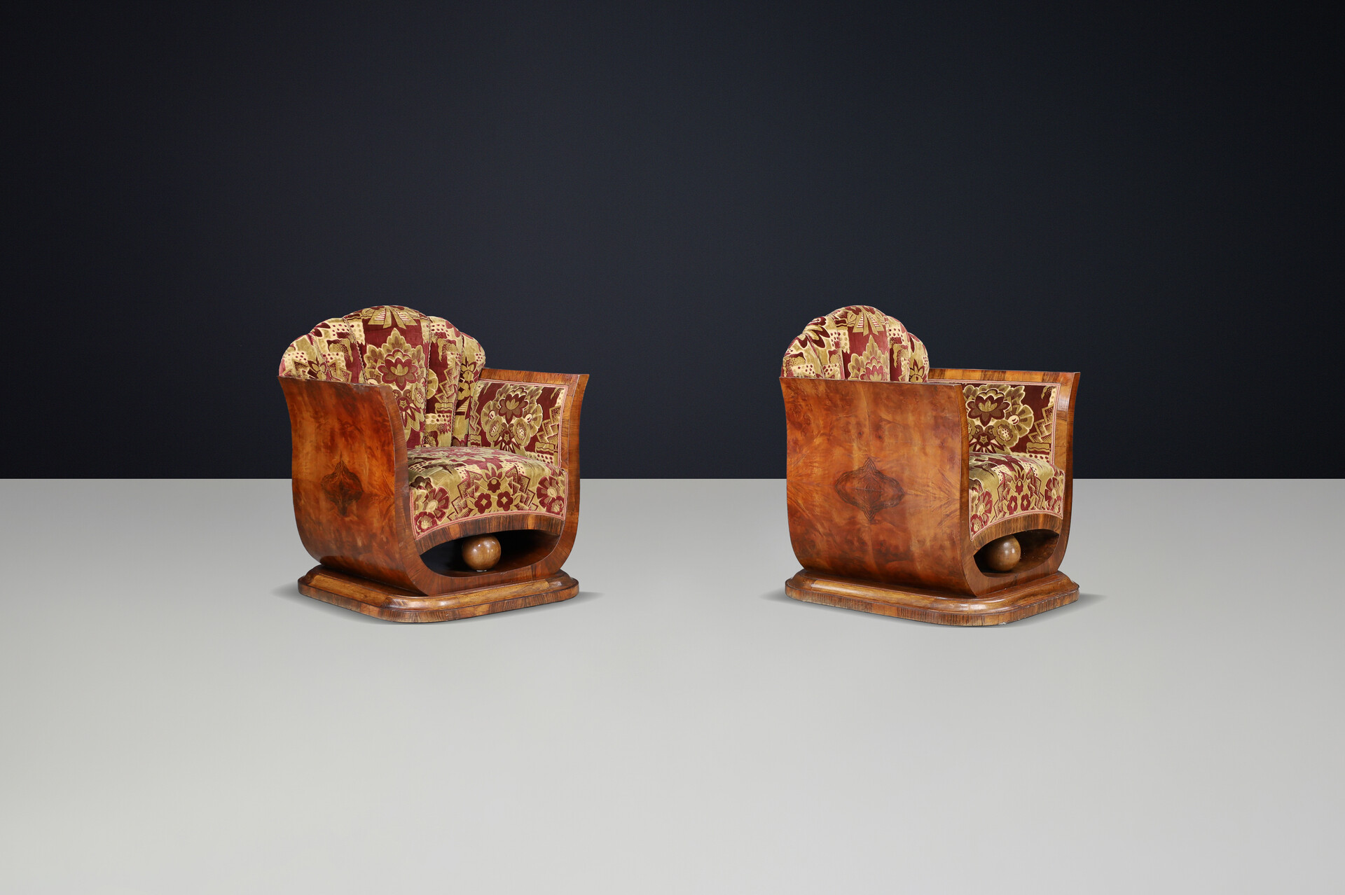 Pair of Italian Art Deco Walnut Burl Lounge Chairs with Original Velvet, Naples, 1930s Early-20th century
