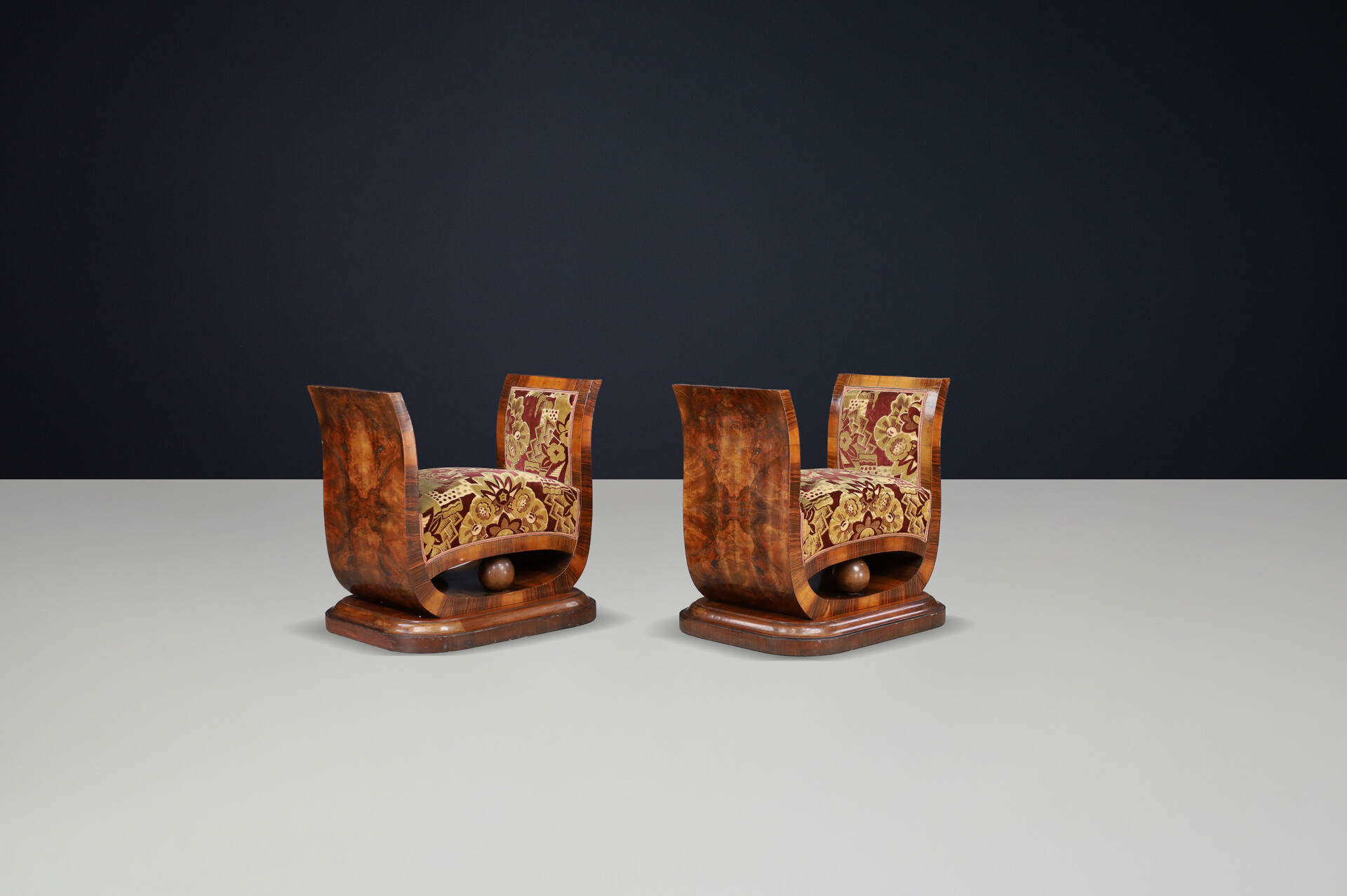 Pair of Italian Art Deco Walnut Burl Stools with Original Velvet, Naples, 1930s Early-20th century