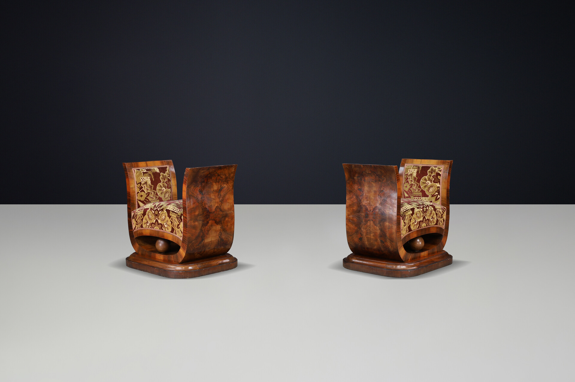 Pair of Italian Art Deco Walnut Burl Stools with Original Velvet, Naples, 1930s Early-20th century