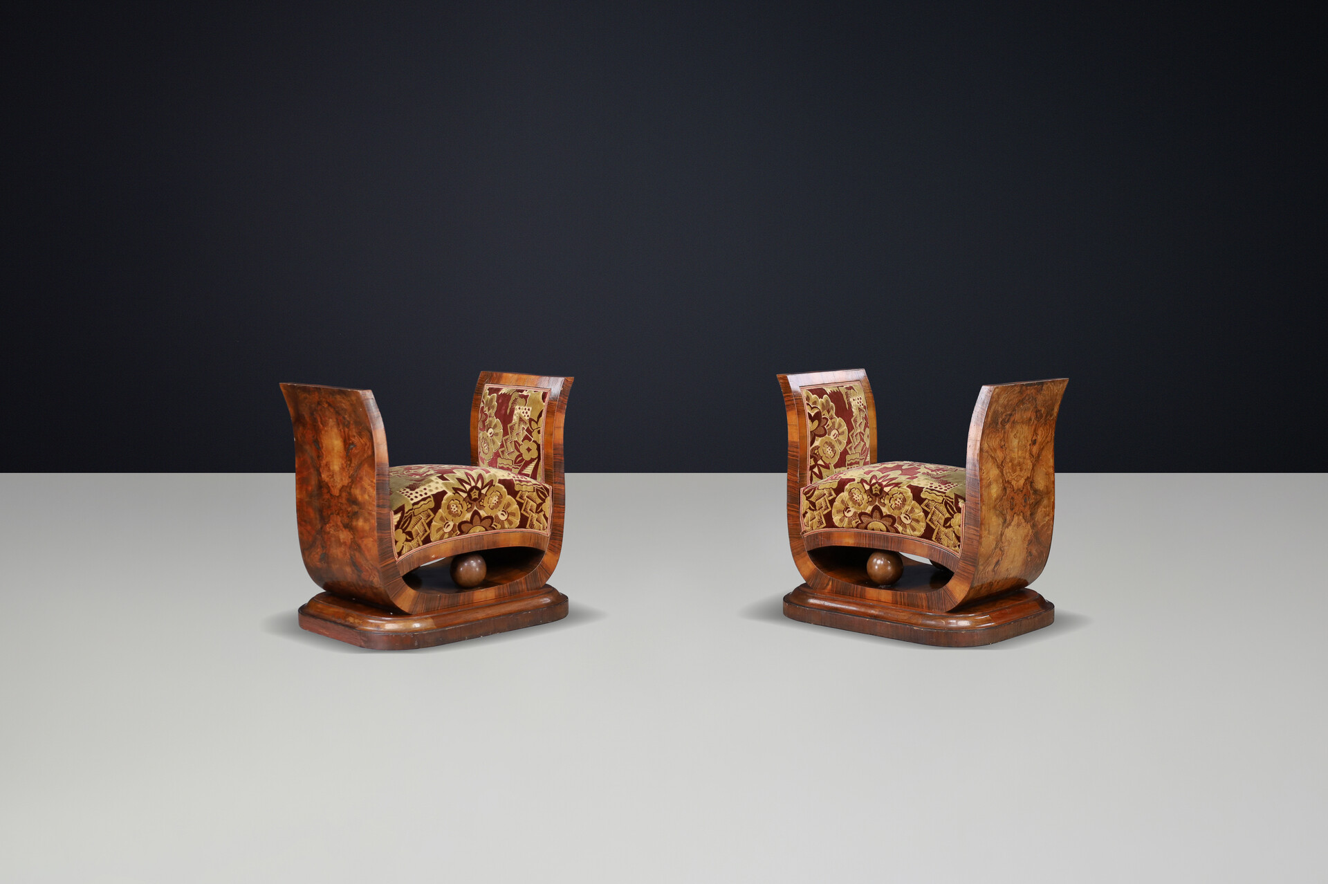 Pair of Italian Art Deco Walnut Burl Stools with Original Velvet, Naples, 1930s Early-20th century