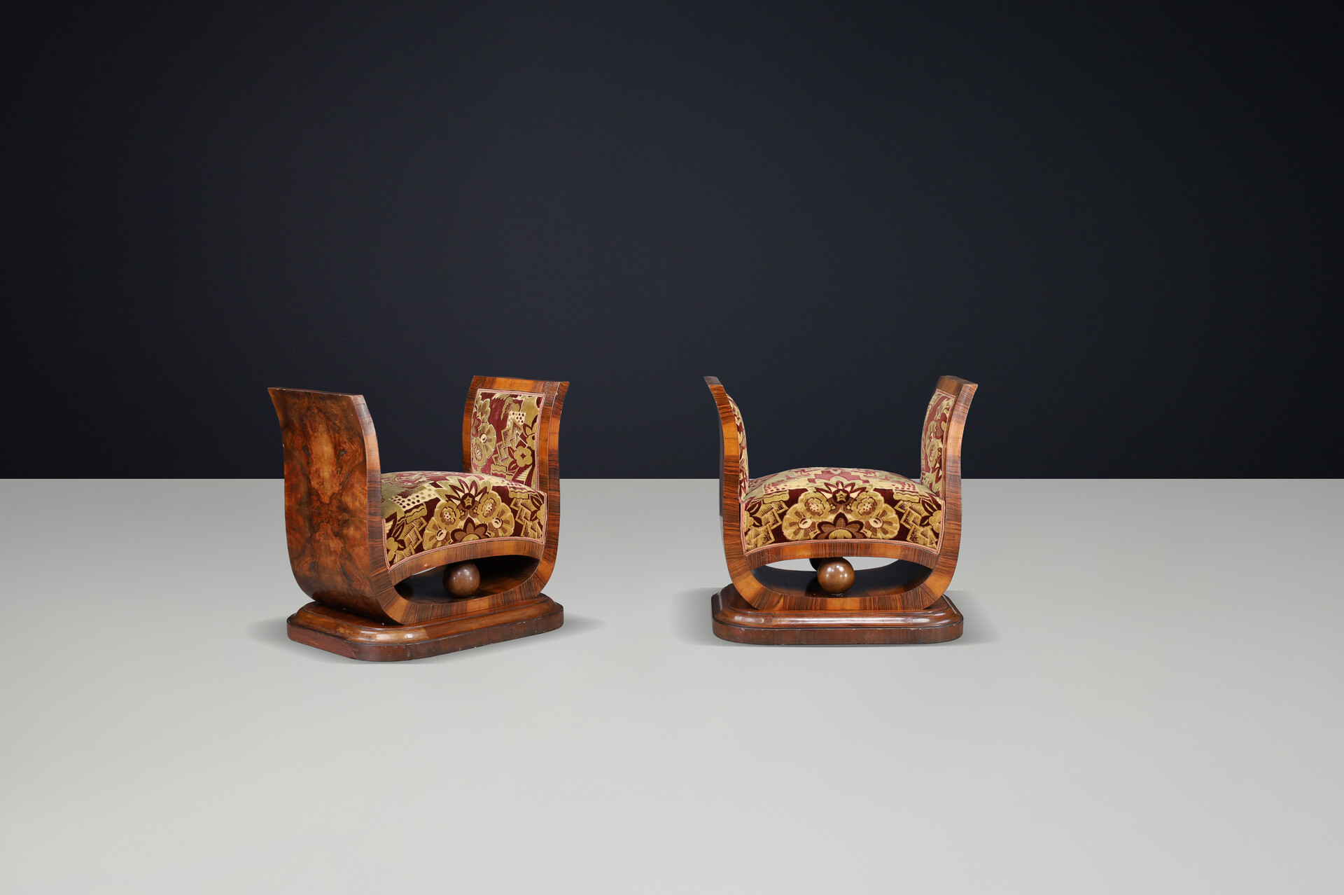 Pair of Italian Art Deco Walnut Burl Stools with Original Velvet, Naples, 1930s Early-20th century
