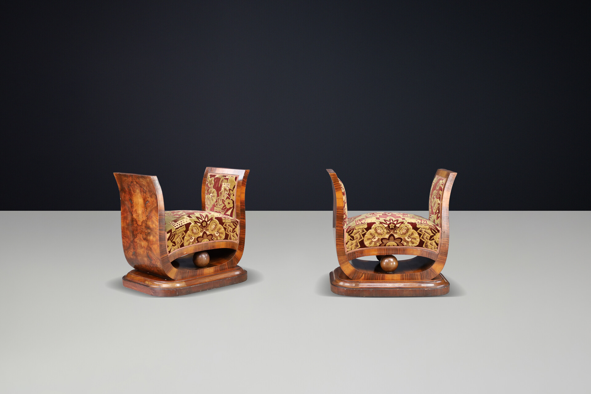 Pair of Italian Art Deco Walnut Burl Stools with Original Velvet, Naples, 1930s Early-20th century