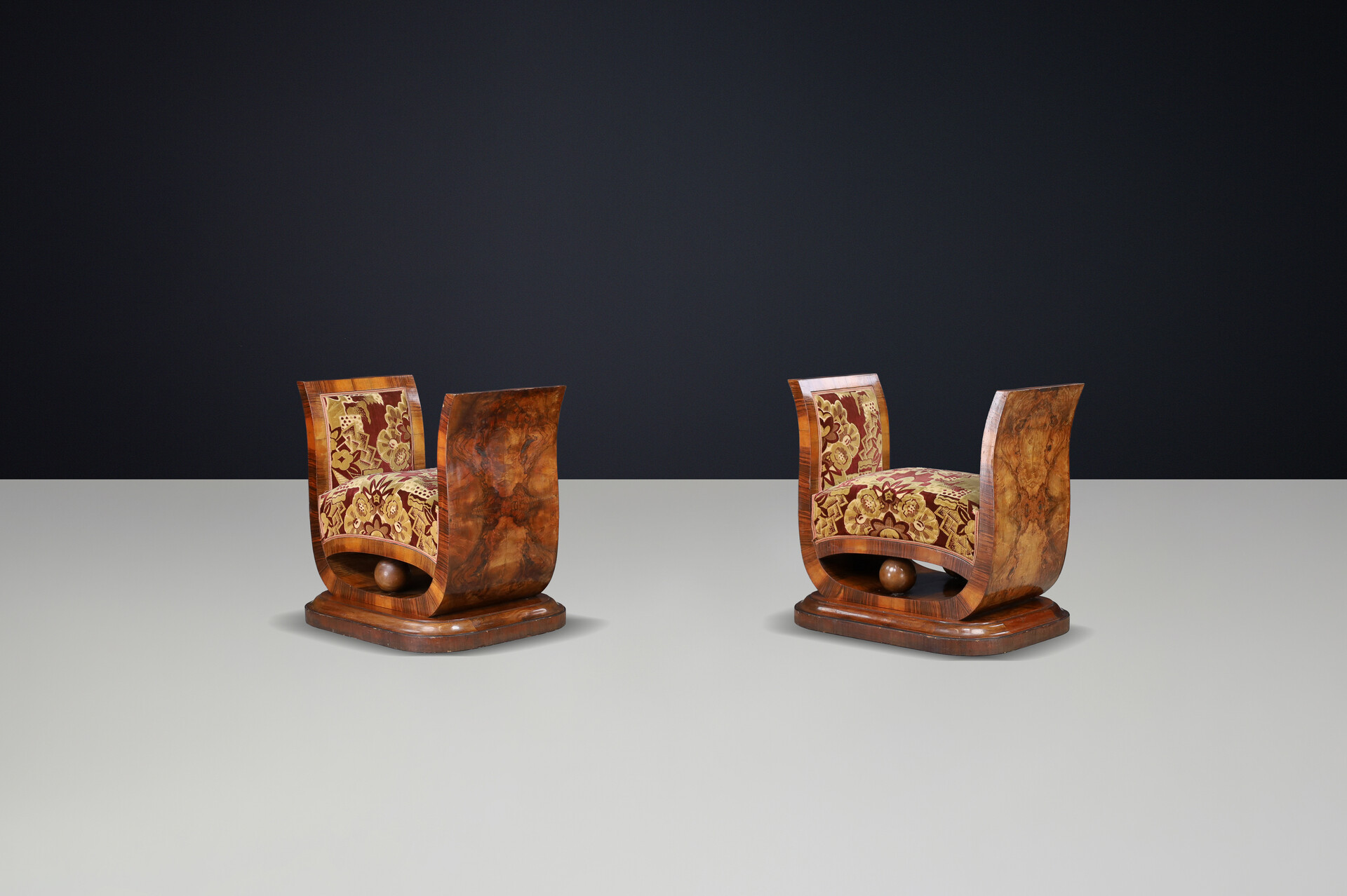 Pair of Italian Art Deco Walnut Burl Stools with Original Velvet, Naples, 1930s Early-20th century