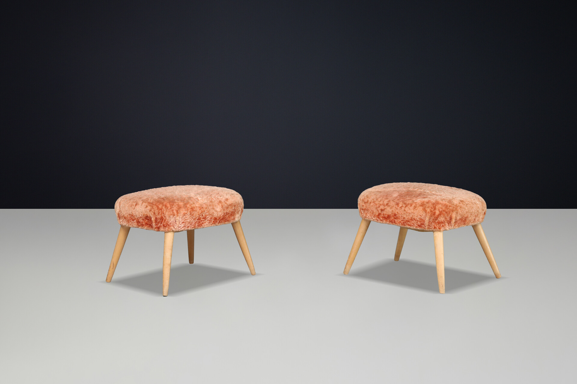 Pair of Italian Mid-Century Modern Beech Stools 1950s Sculptural Form Mid-20th century