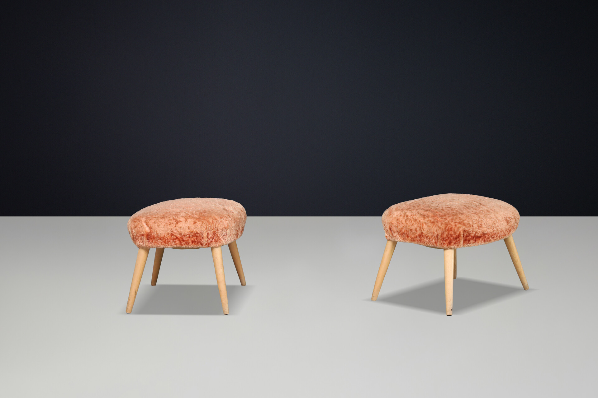 Pair of Italian Mid-Century Modern Beech Stools 1950s Sculptural Form Mid-20th century