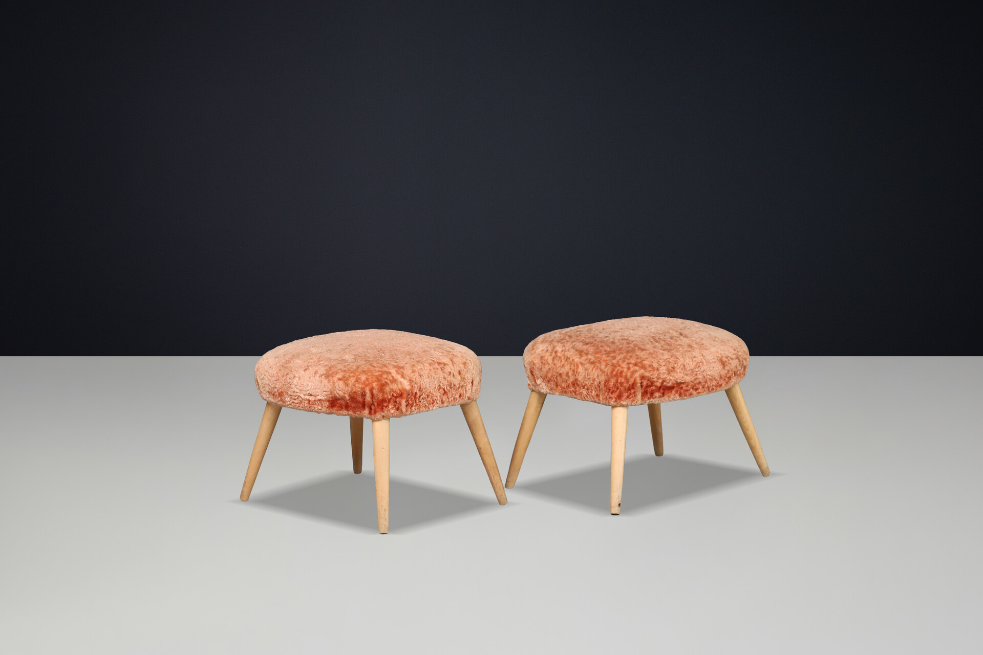 Pair of Italian Mid-Century Modern Beech Stools 1950s Sculptural Form Mid-20th century