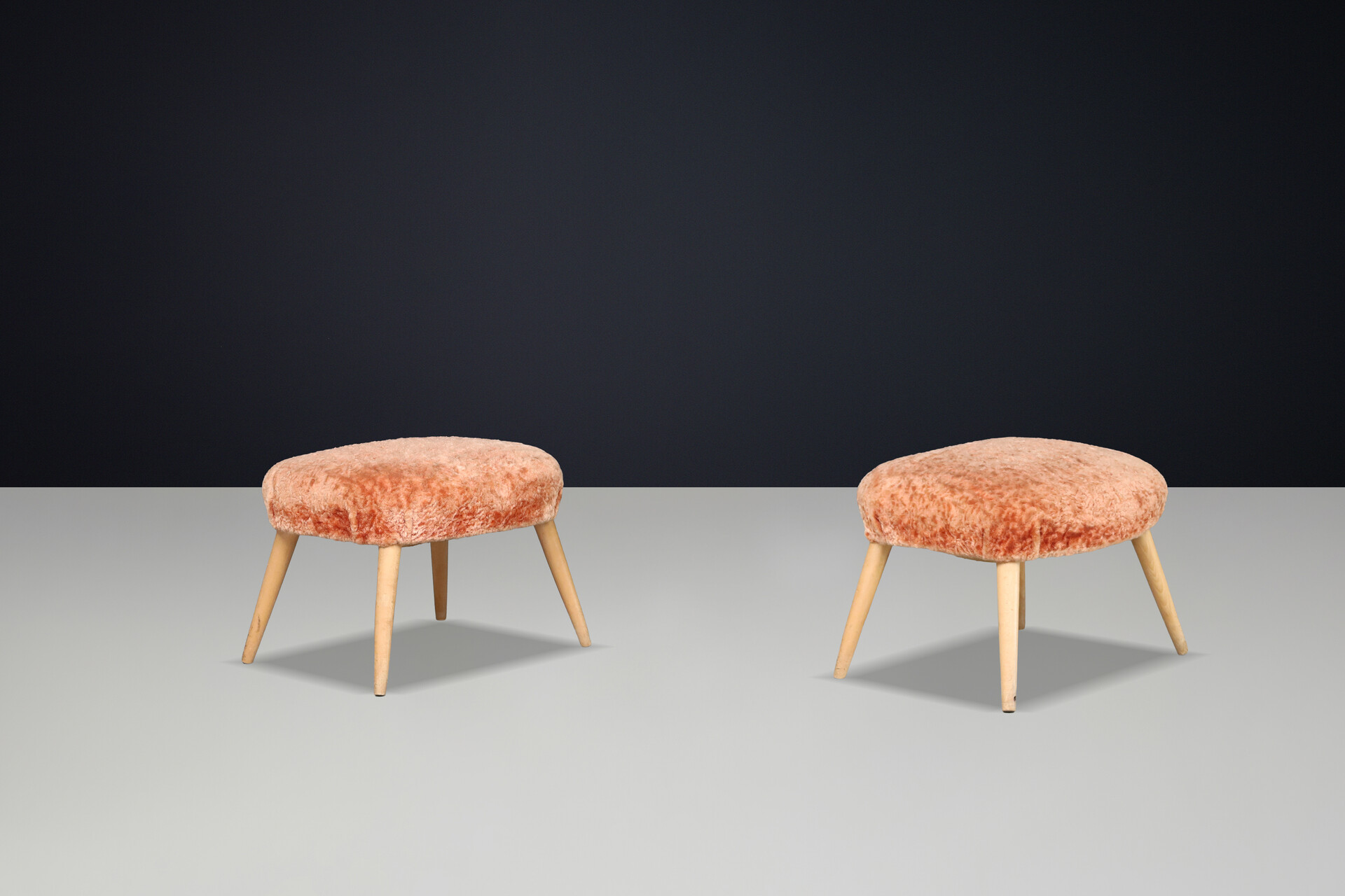 Pair of Italian Mid-Century Modern Beech Stools 1950s Sculptural Form Mid-20th century