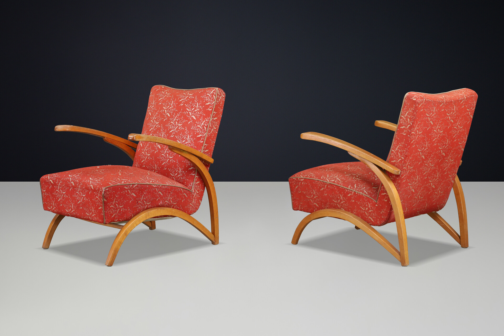 Pair of Jindrich Halabala Art Deco Bent Beech Lounge Chairs, UP Zavody, CZ 1930 Mid-20th century