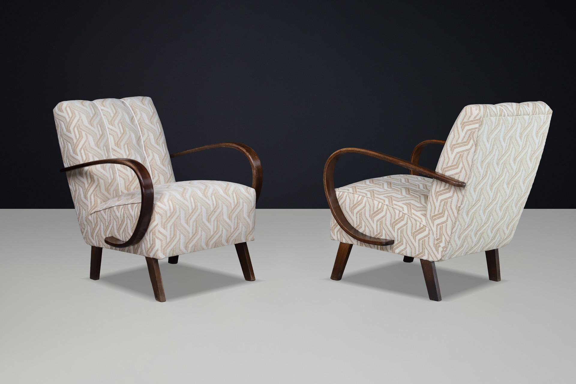 Pair of Jindrich Halabala Bentwood Lounge Chairs, Art Deco, 1940s Praque Mid-20th century