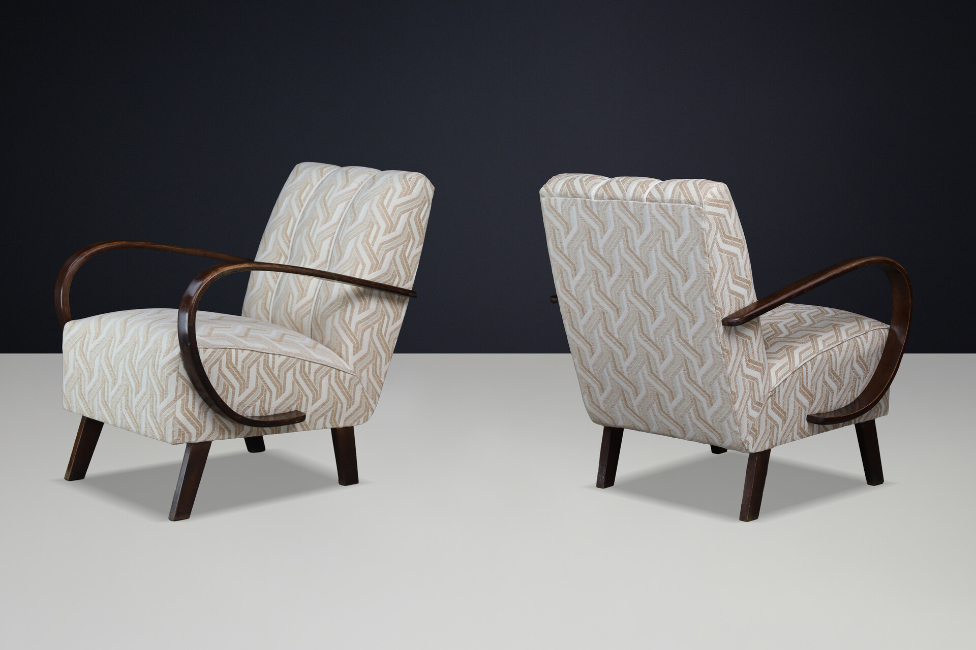 Pair of Jindrich Halabala Bentwood Lounge Chairs, Art Deco, 1940s Praque Mid-20th century
