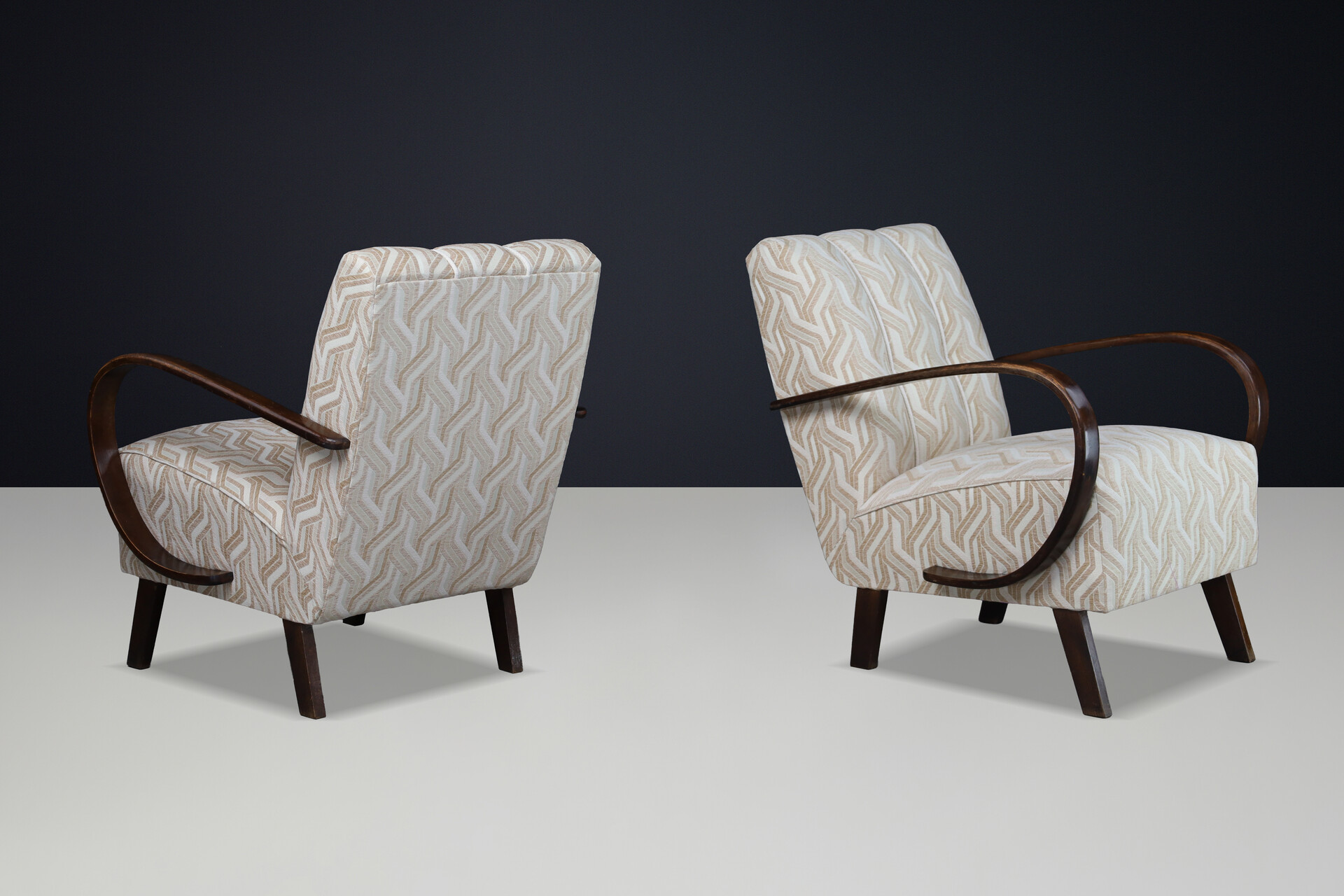 Pair of Jindrich Halabala Bentwood Lounge Chairs, Art Deco, 1940s Praque Mid-20th century