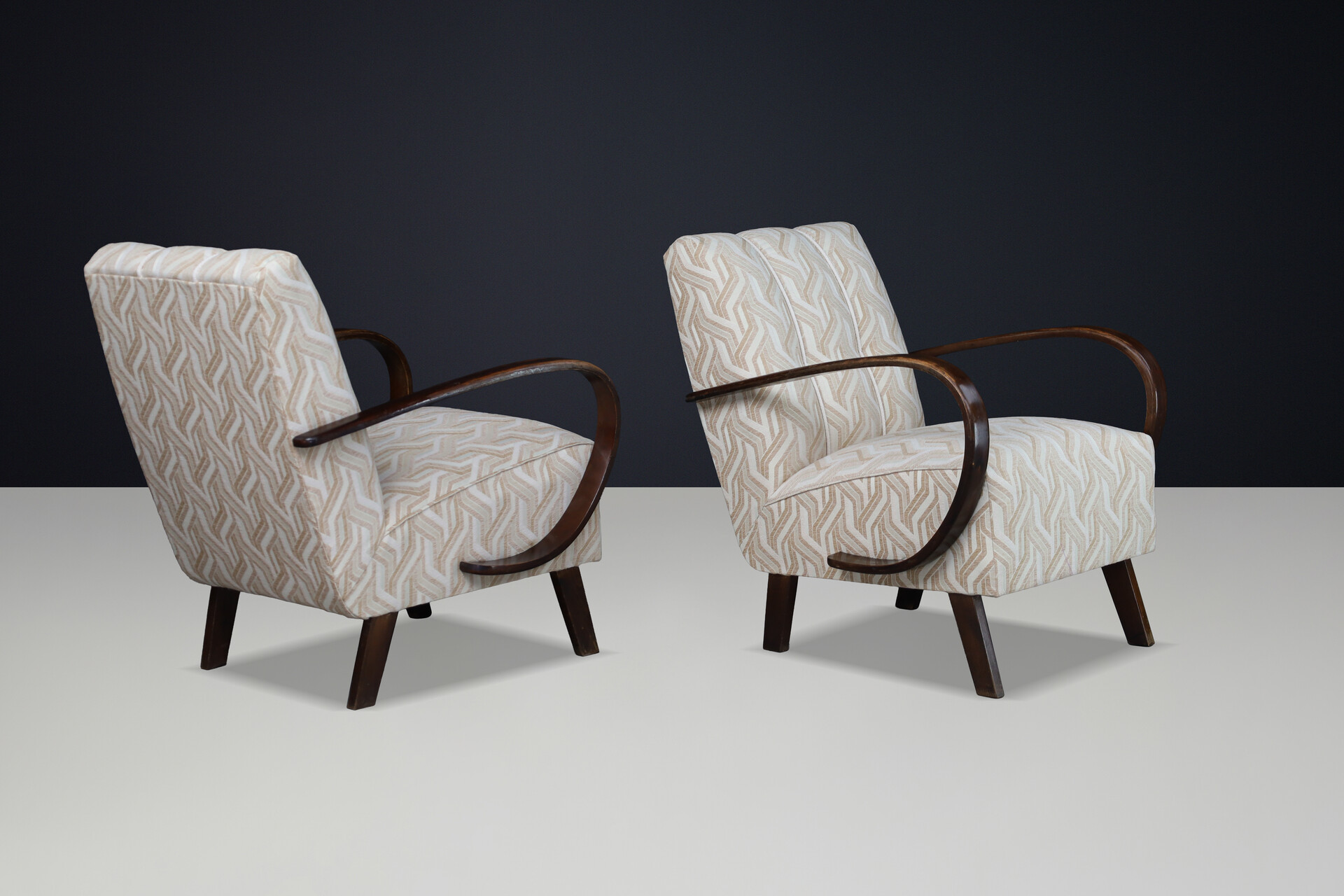 Pair of Jindrich Halabala Bentwood Lounge Chairs, Art Deco, 1940s Praque Mid-20th century