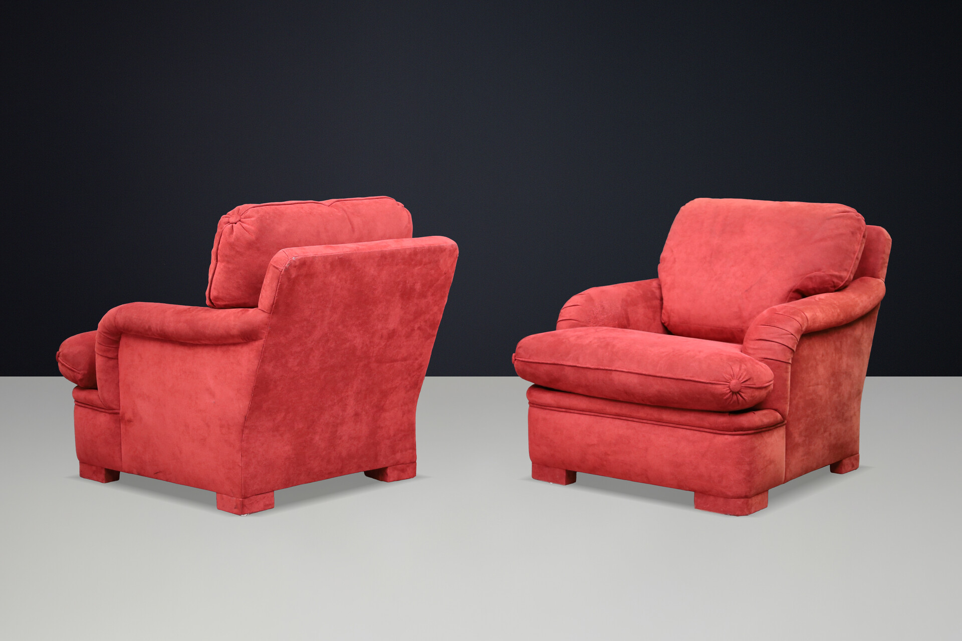 Pair of Large French Lounge Chairs, Sculptural Form, Deep Comfort, 1970s Late-20th century