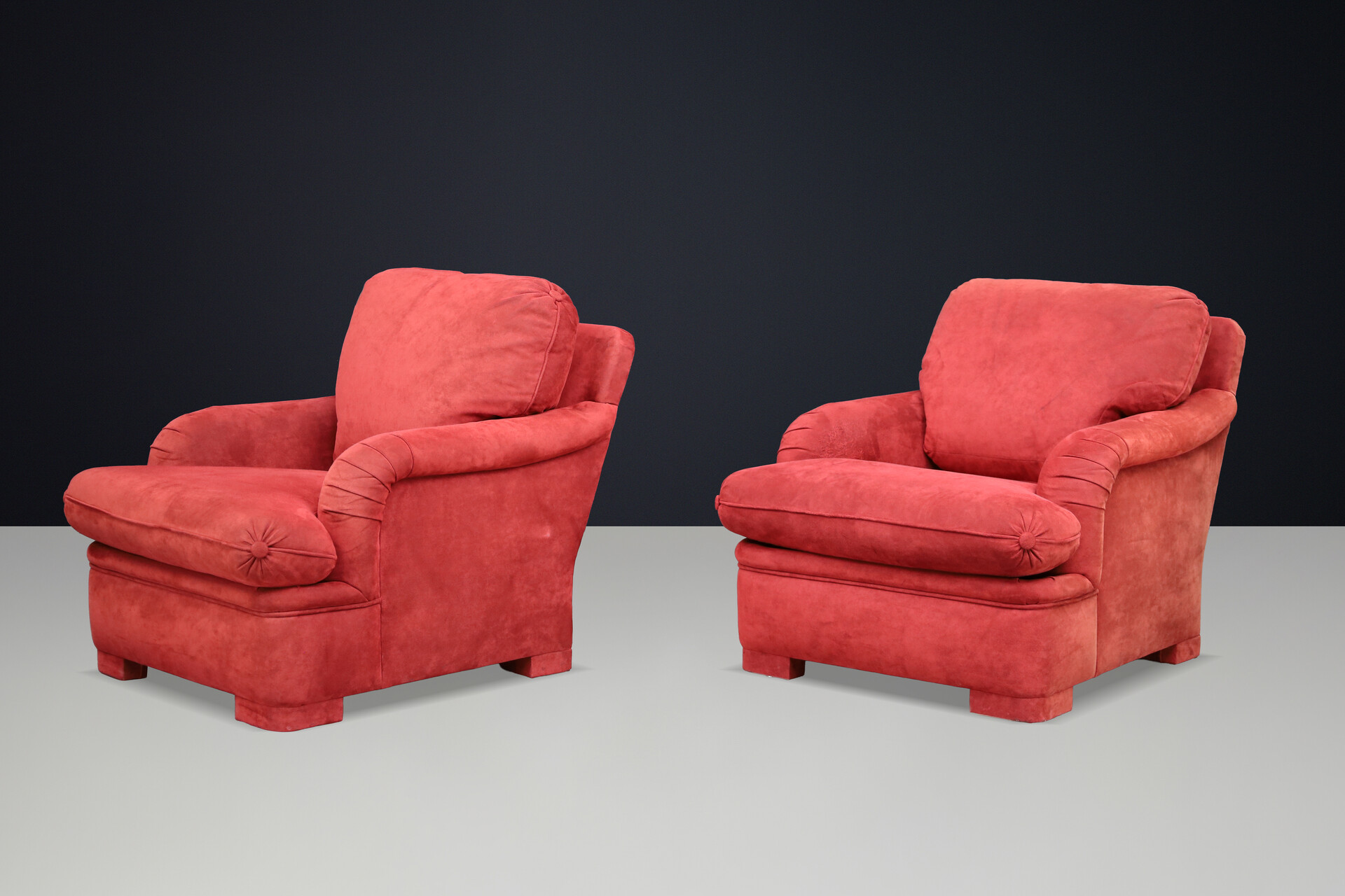 Pair of Large French Lounge Chairs, Sculptural Form, Deep Comfort, 1970s Late-20th century