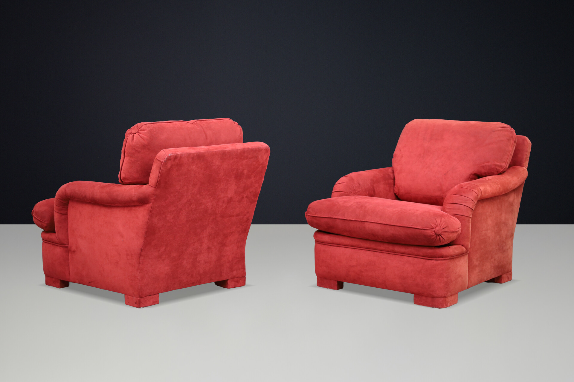 Pair of Large French Lounge Chairs, Sculptural Form, Deep Comfort, 1970s Late-20th century