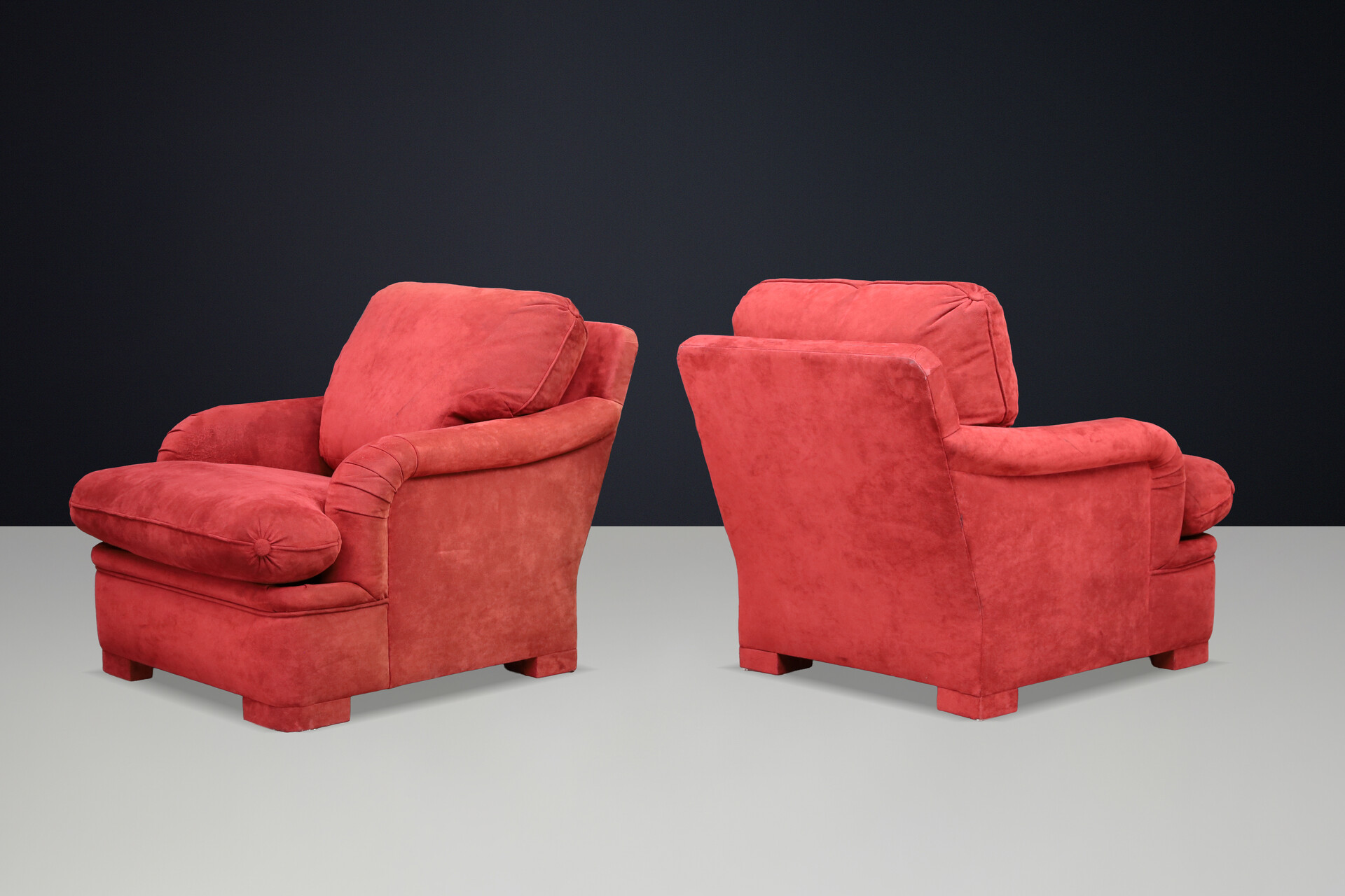 Pair of Large French Lounge Chairs, Sculptural Form, Deep Comfort, 1970s Late-20th century