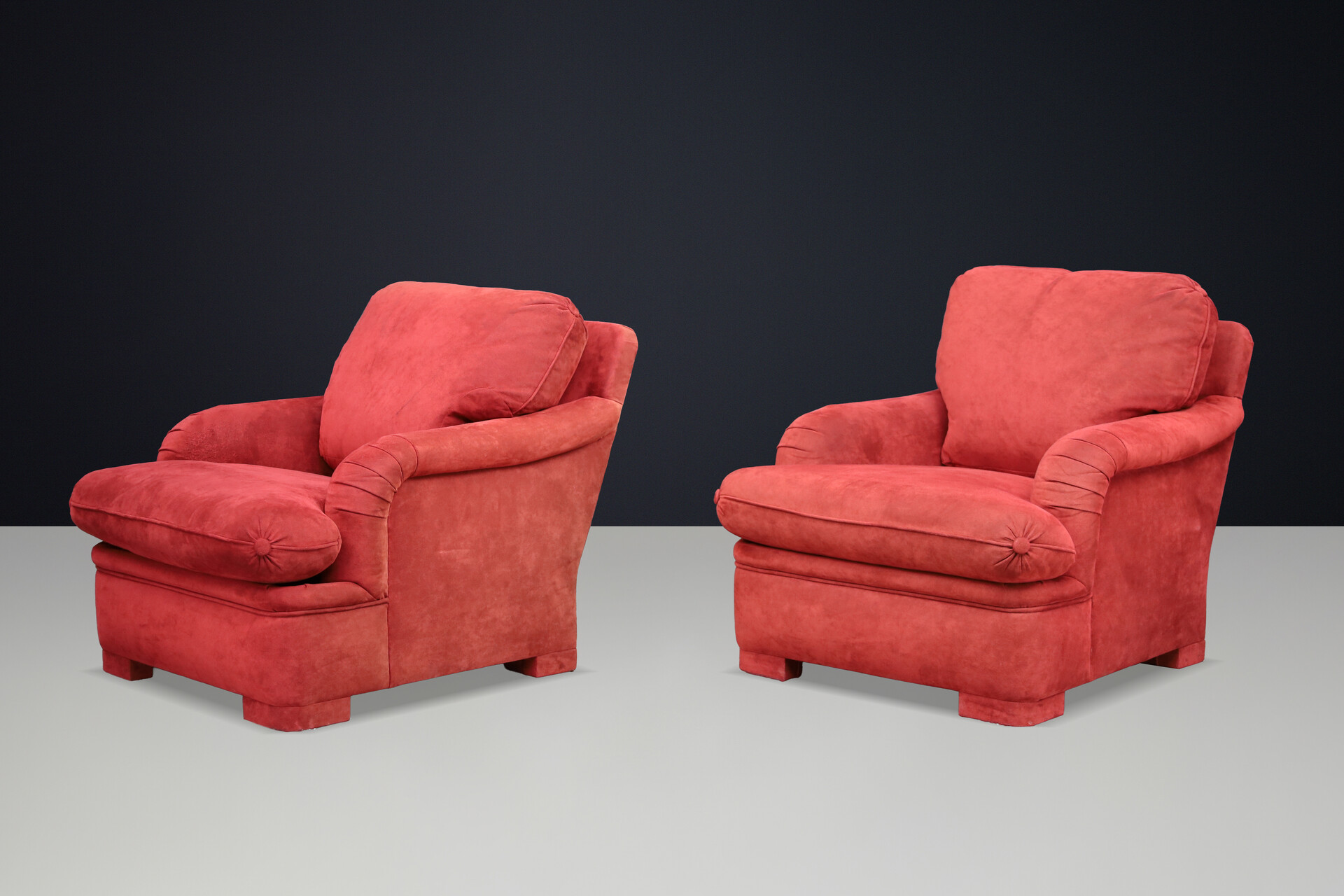 Pair of Large French Lounge Chairs, Sculptural Form, Deep Comfort, 1970s Late-20th century