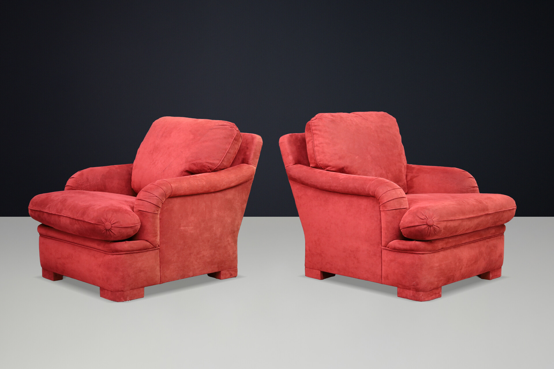 Pair of Large French Lounge Chairs, Sculptural Form, Deep Comfort, 1970s Late-20th century