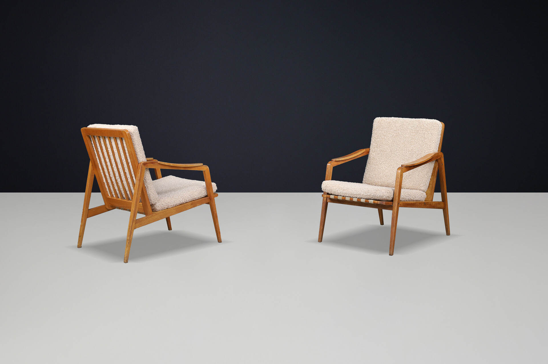 Pair of Mid-Century Lounge Chairs in French Ash with New Teddy Upholstery, 1960s Mid-20th century