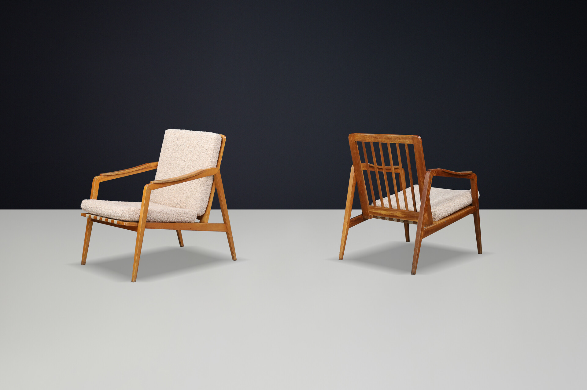 Pair of Mid-Century Lounge Chairs in French Ash with New Teddy Upholstery, 1960s Mid-20th century