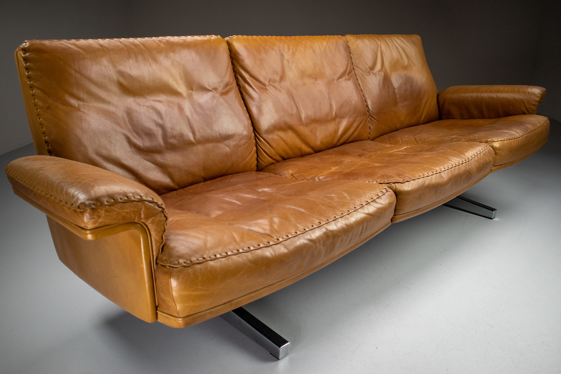 Patinated Cognac Leather De Sede DS 35 Leather Three-Seat Sofa, Switzerland, 1970s Mid-20th century