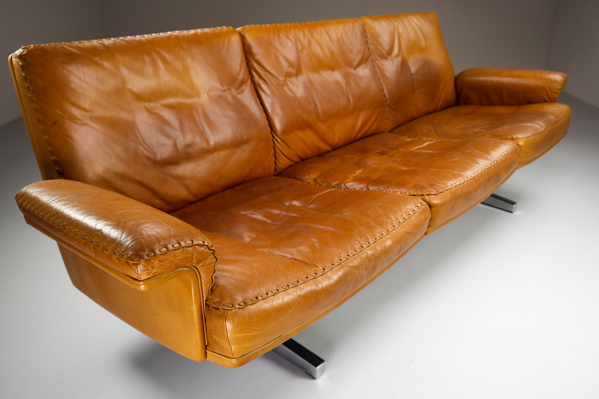 Patinated Cognac Leather De Sede DS 35 Leather Three-Seat Sofa, Switzerland, 1970s Mid-20th century