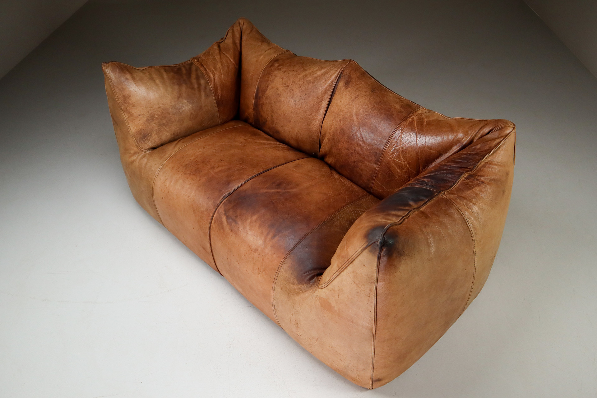 Patinated Cognac leather Le Bambole Sofa by Mario Bellini for B&B Italia, Italy, 1970s Mid-20th century